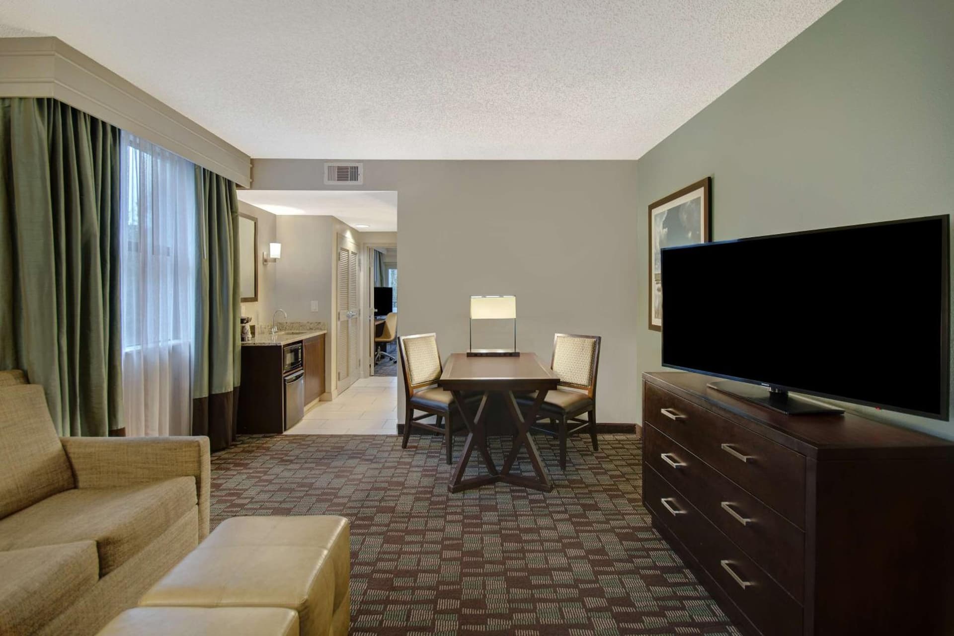 Embassy Suites by Hilton Jacksonville Baymeadows gallery photo in Jacksonville, FL — image 77