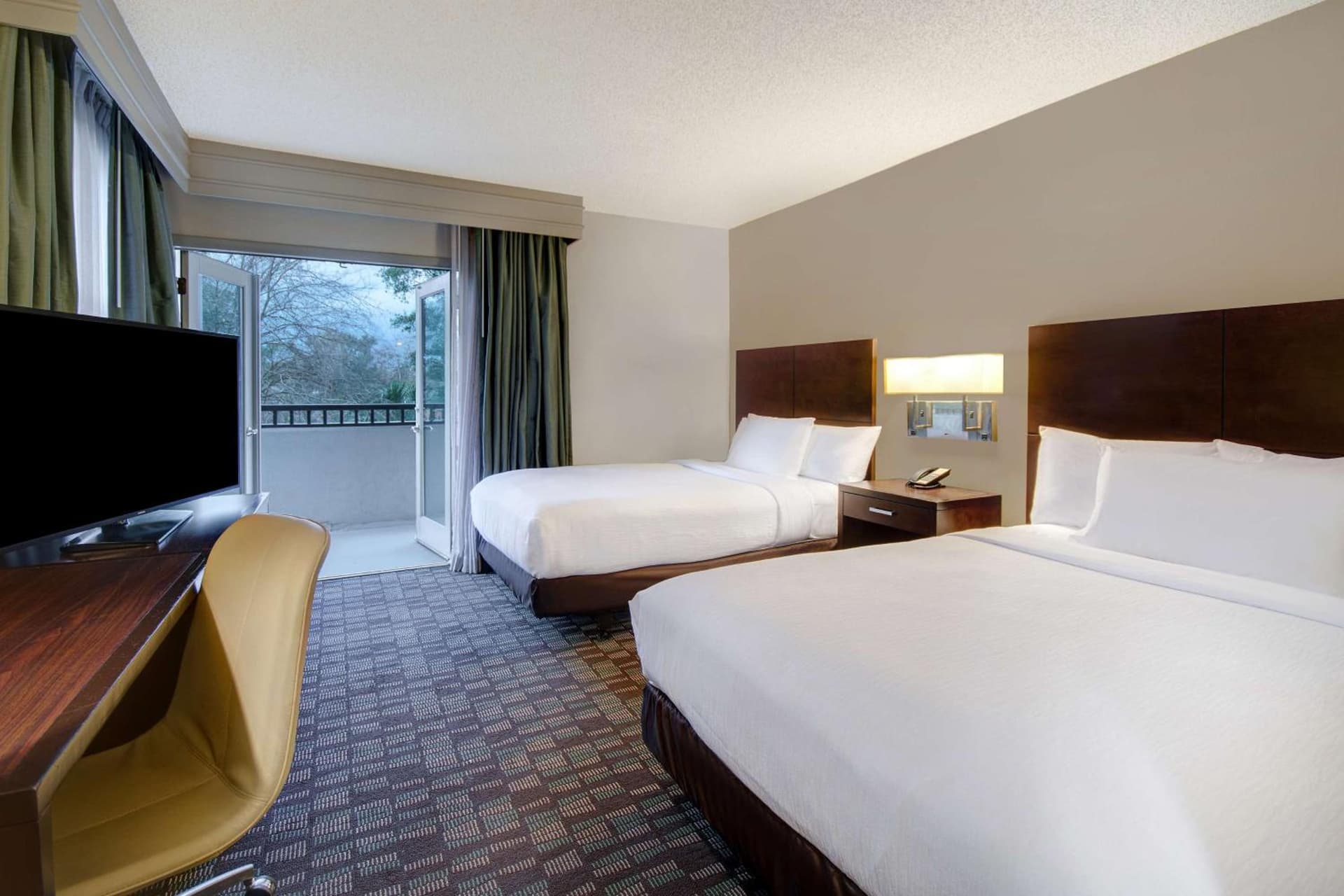 Embassy Suites by Hilton Jacksonville Baymeadows gallery photo in Jacksonville, FL — image 31
