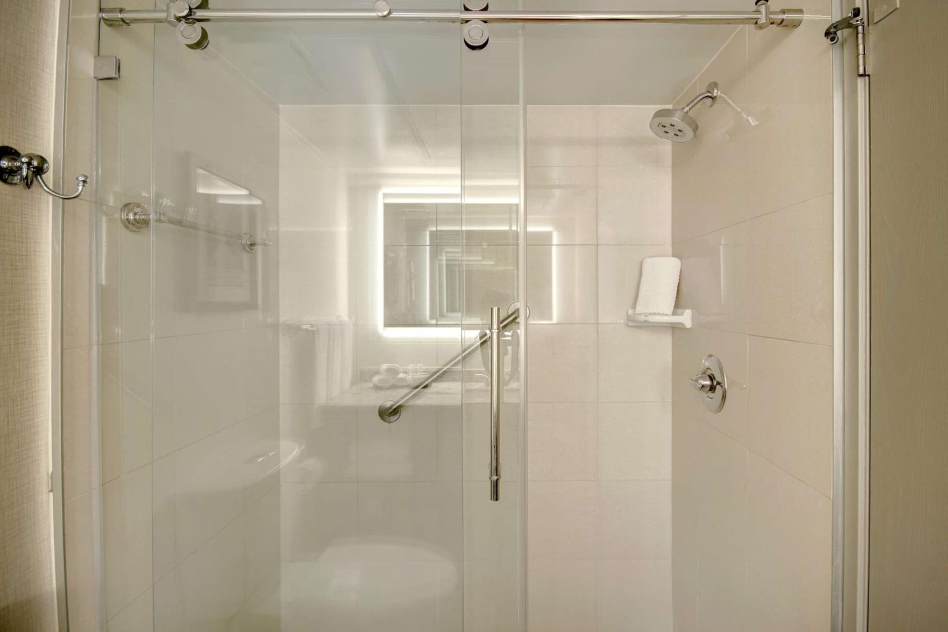 Embassy Suites by Hilton Jacksonville Baymeadows gallery photo in Jacksonville, FL — image 58
