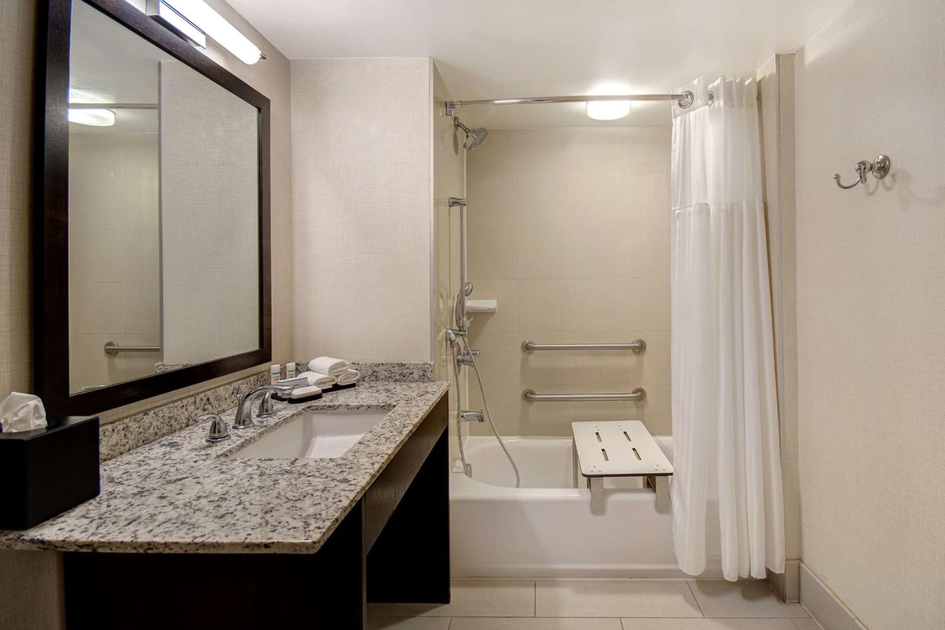 Embassy Suites by Hilton Jacksonville Baymeadows gallery photo in Jacksonville, FL — image 74