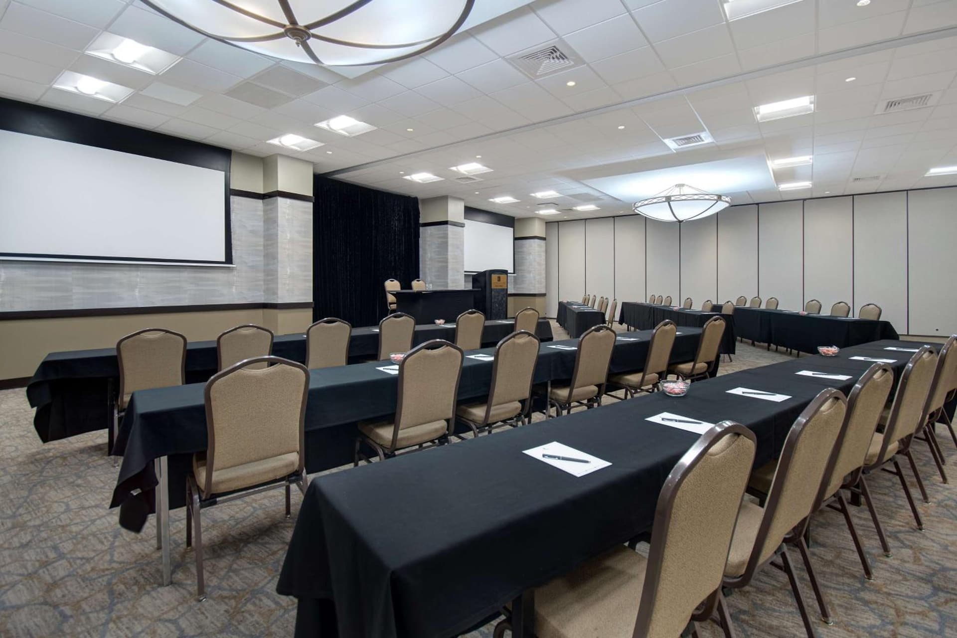Embassy Suites by Hilton Jacksonville Baymeadows gallery photo in Jacksonville, FL — image 12