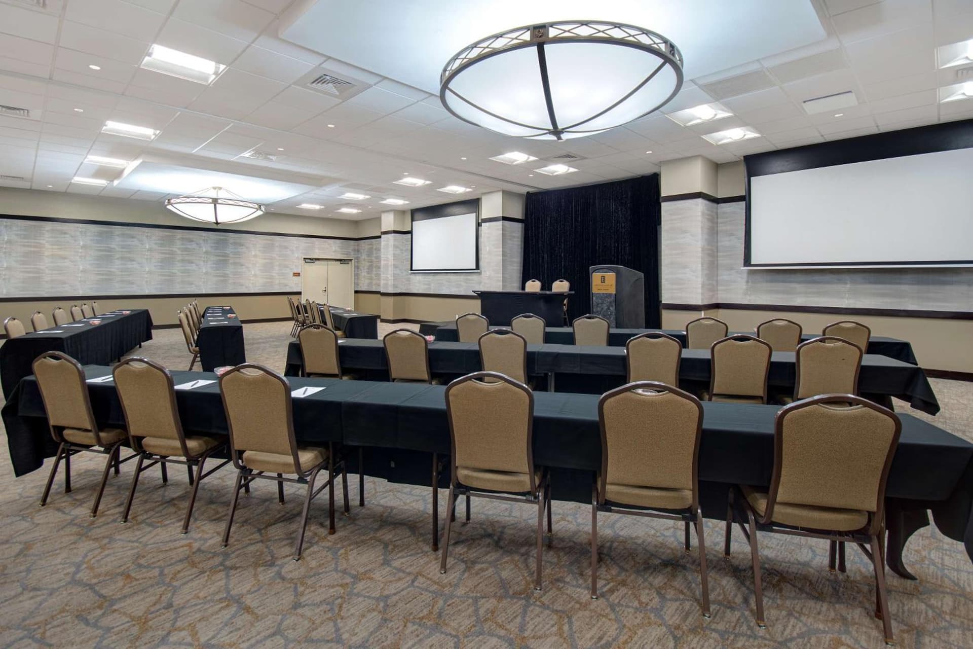Embassy Suites by Hilton Jacksonville Baymeadows gallery photo in Jacksonville, FL — image 27