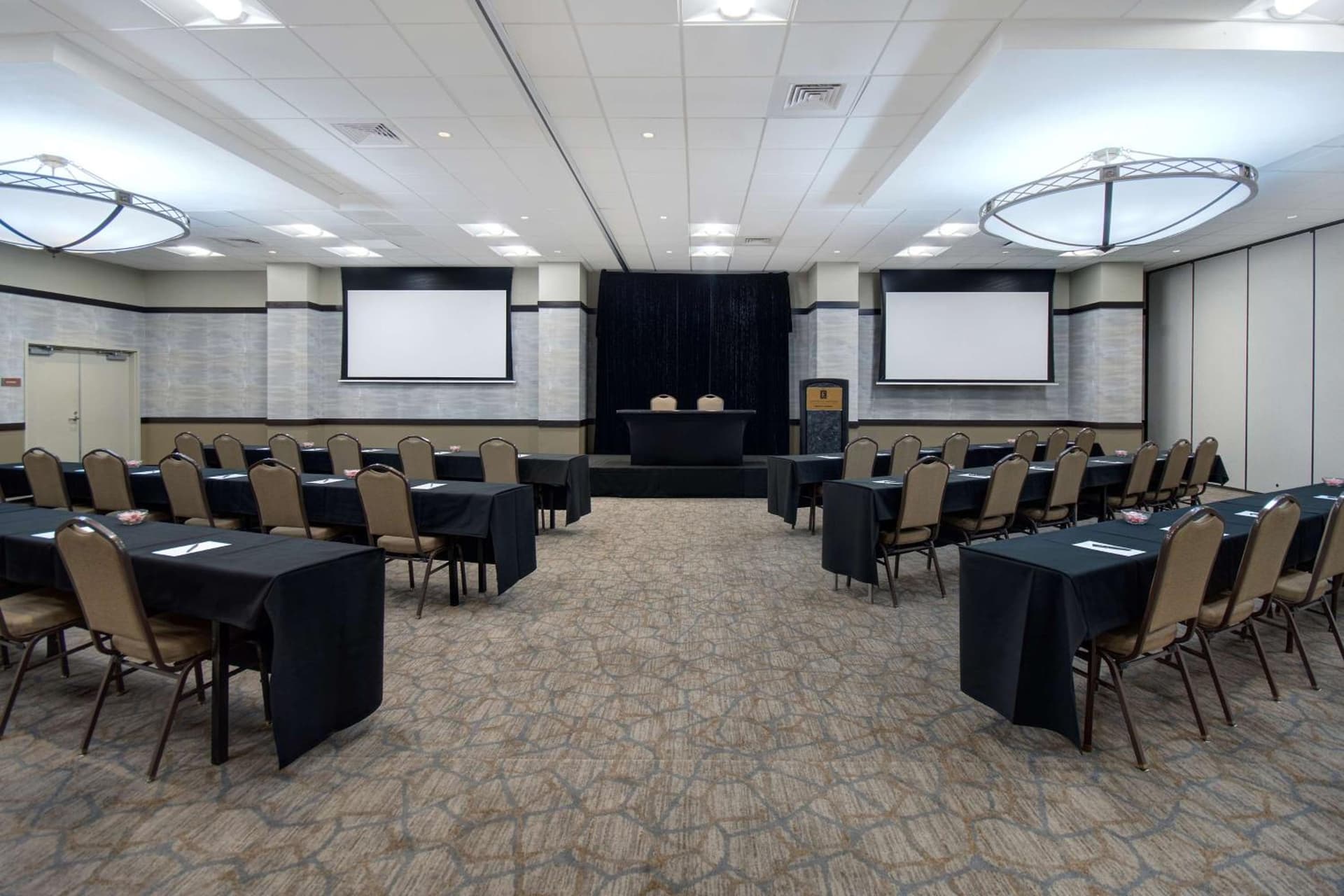 Embassy Suites by Hilton Jacksonville Baymeadows gallery photo in Jacksonville, FL — image 85