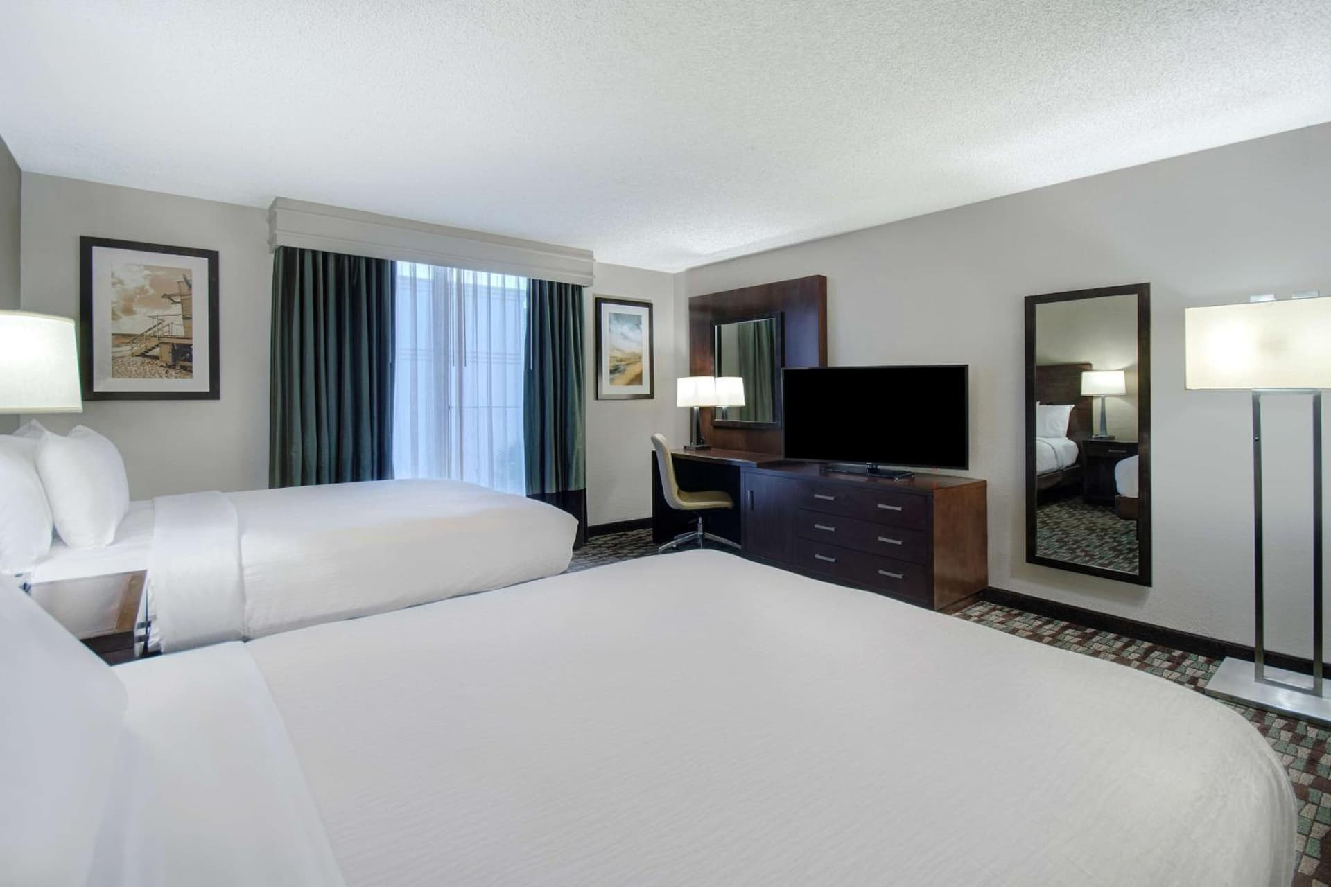 Embassy Suites by Hilton Jacksonville Baymeadows gallery photo in Jacksonville, FL — image 24