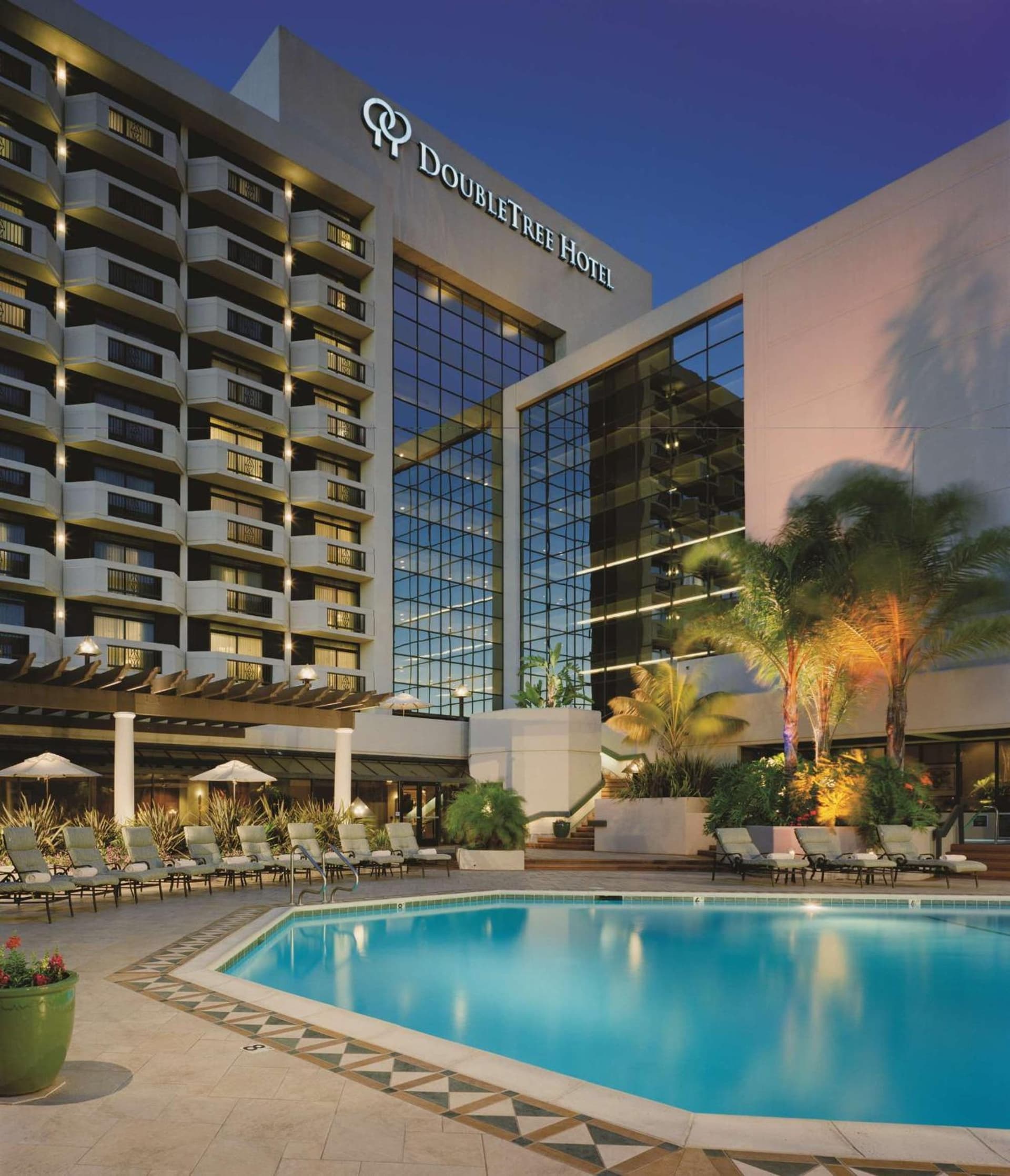 DoubleTree by Hilton San Jose interior in San Jose, CA — gallery photo 2