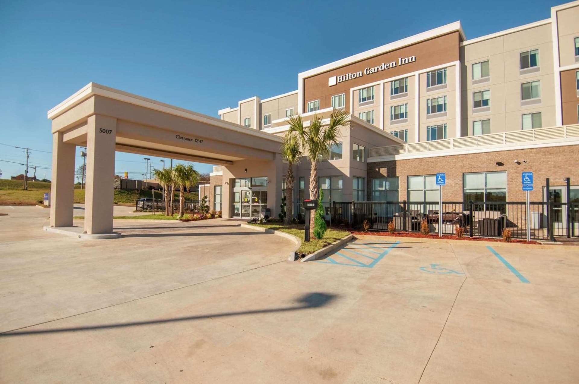 Hilton Garden Inn Jackson/Clinton interior in Clinton, MS — gallery photo 2