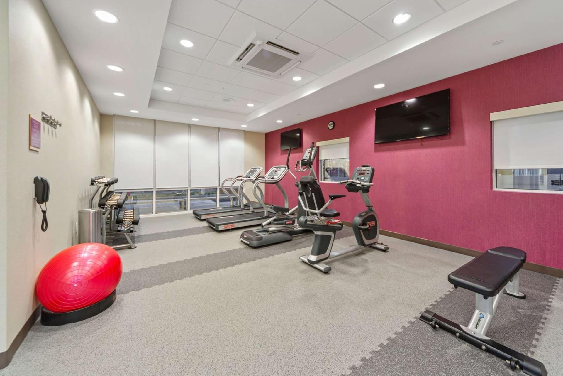 Home2 Suites By Hilton Newark Airport gallery photo in Newark, NJ — image 5