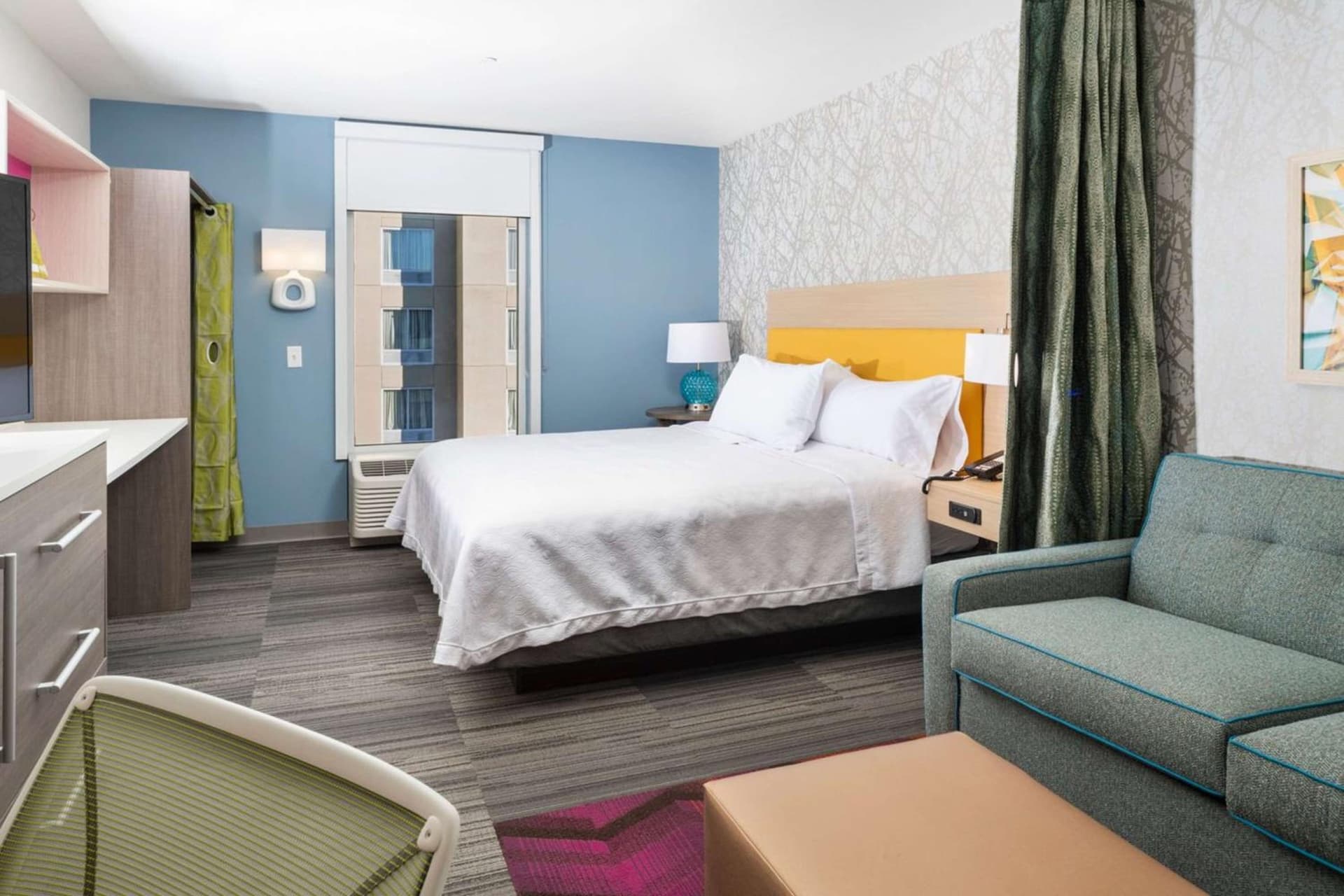 Home2 Suites By Hilton Newark Airport gallery photo in Newark, NJ — image 8