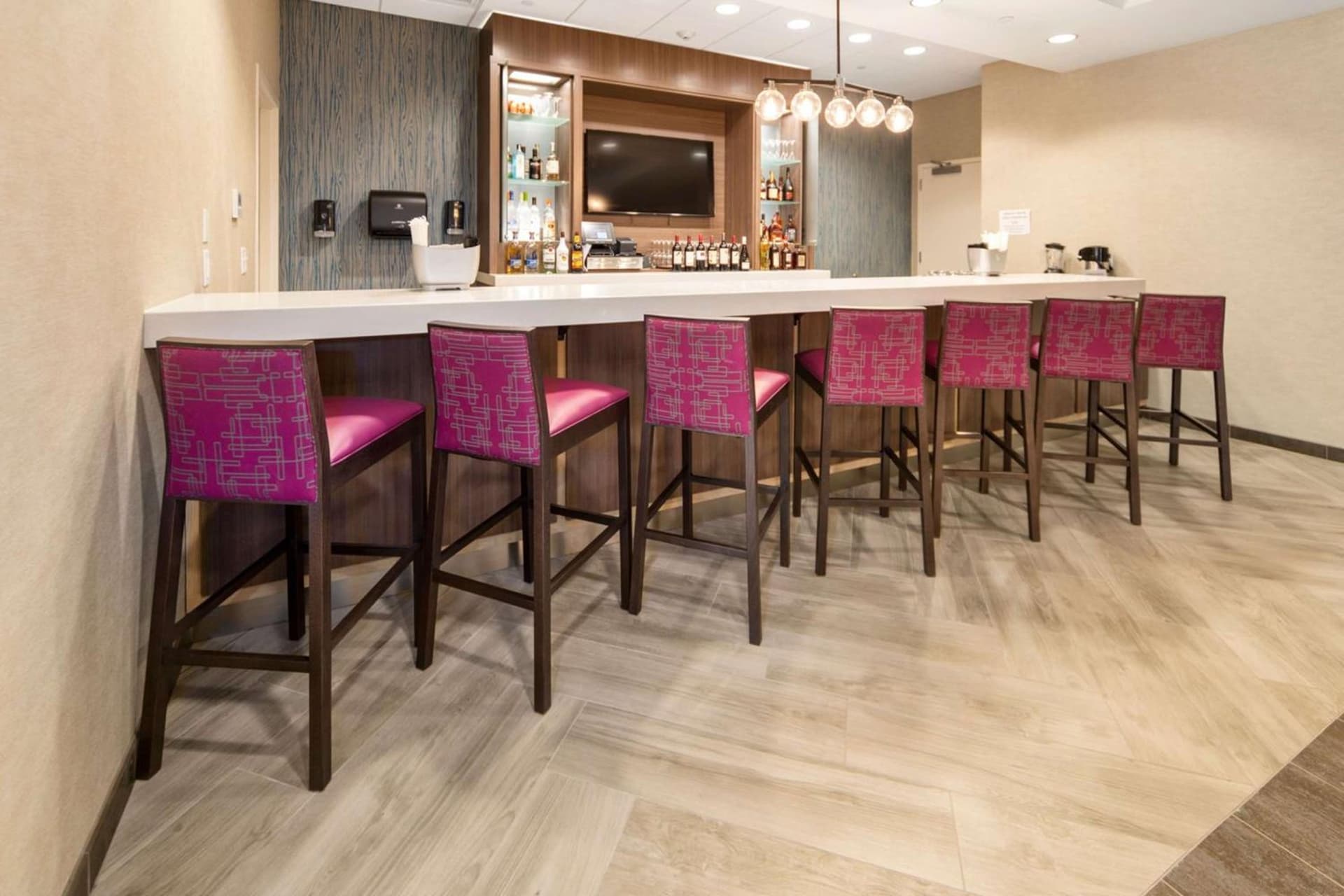 Home2 Suites By Hilton Newark Airport gallery photo in Newark, NJ — image 9
