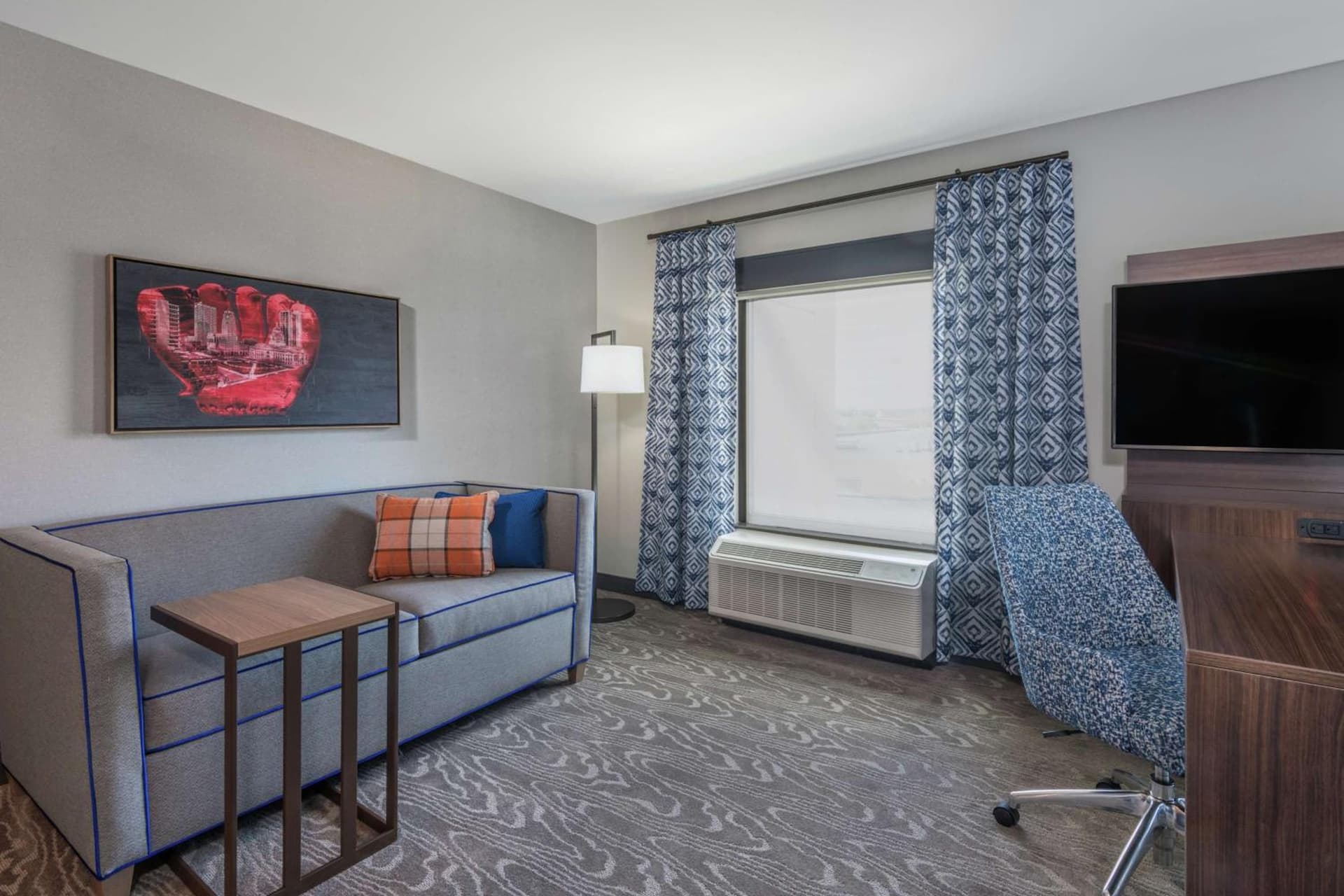 Hampton Inn & Suites Fort Wayne Downtown property views in Fort Wayne, IN — gallery photo 3