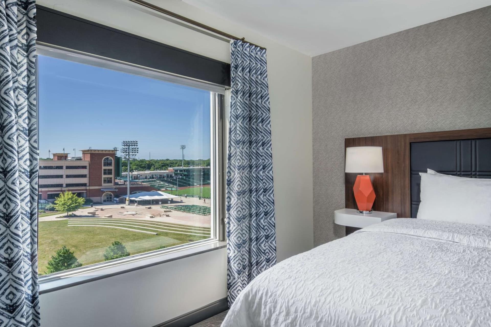 Hampton Inn & Suites Fort Wayne Downtown gallery photo in Fort Wayne, IN — image 7