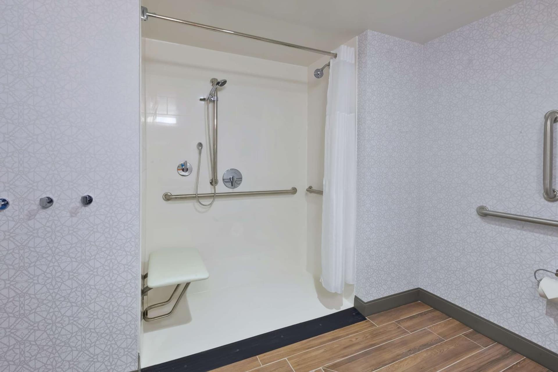 Hampton Inn Cape Cod Canal gallery photo in Buzzards Bay, MA — image 36