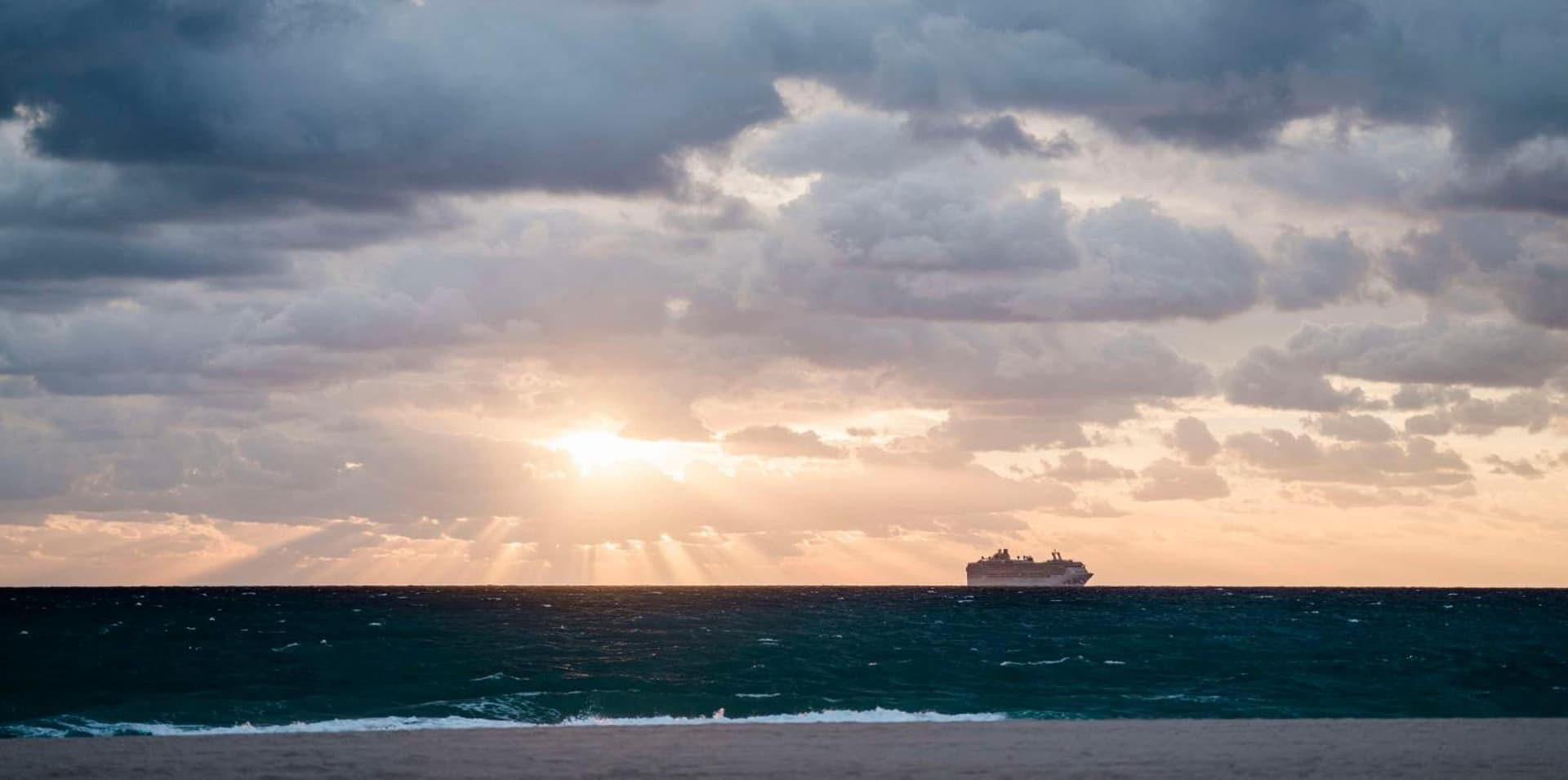 Hotel Maren Fort Lauderdale Beach, Curio Collection By Hilton gallery photo in Fort Lauderdale, FL — image 17