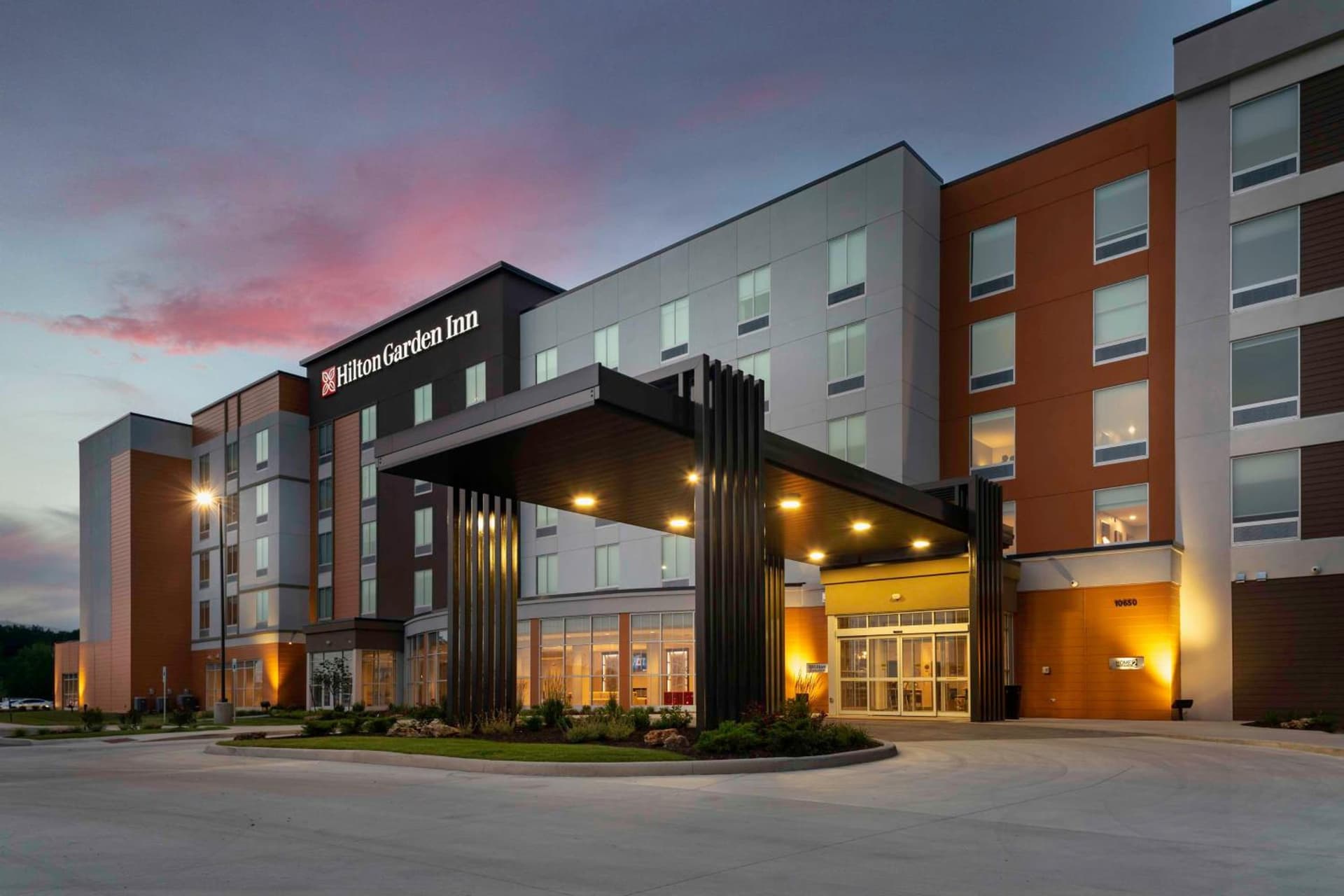 Hilton Garden Inn By Hilton Fort Wayne North featured exterior or lobby in Sunnybrook Acres, IN — similar hotel