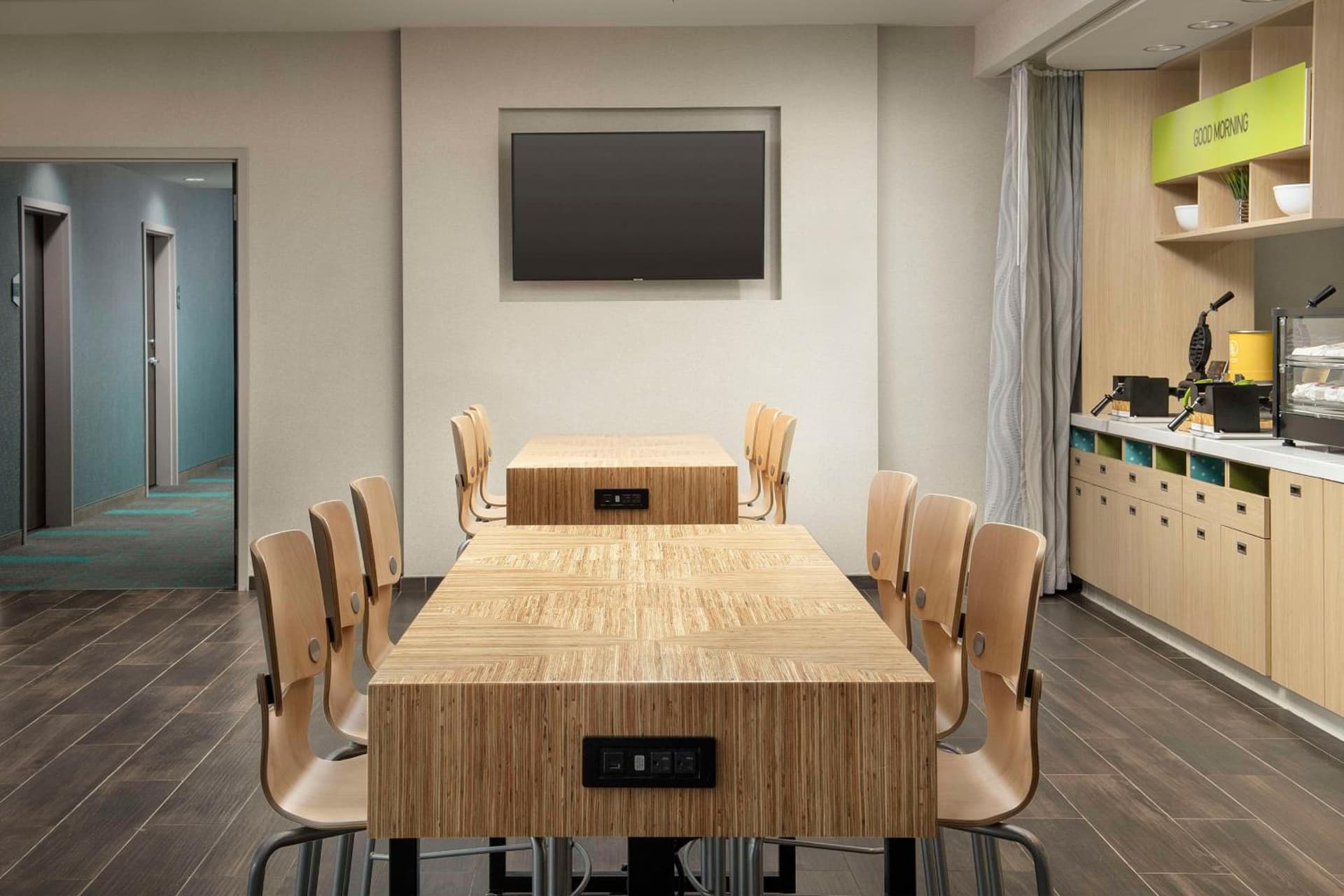 Home2 Suites By Hilton Clovis Fresno Airport gallery photo in Clovis, CA — image 4
