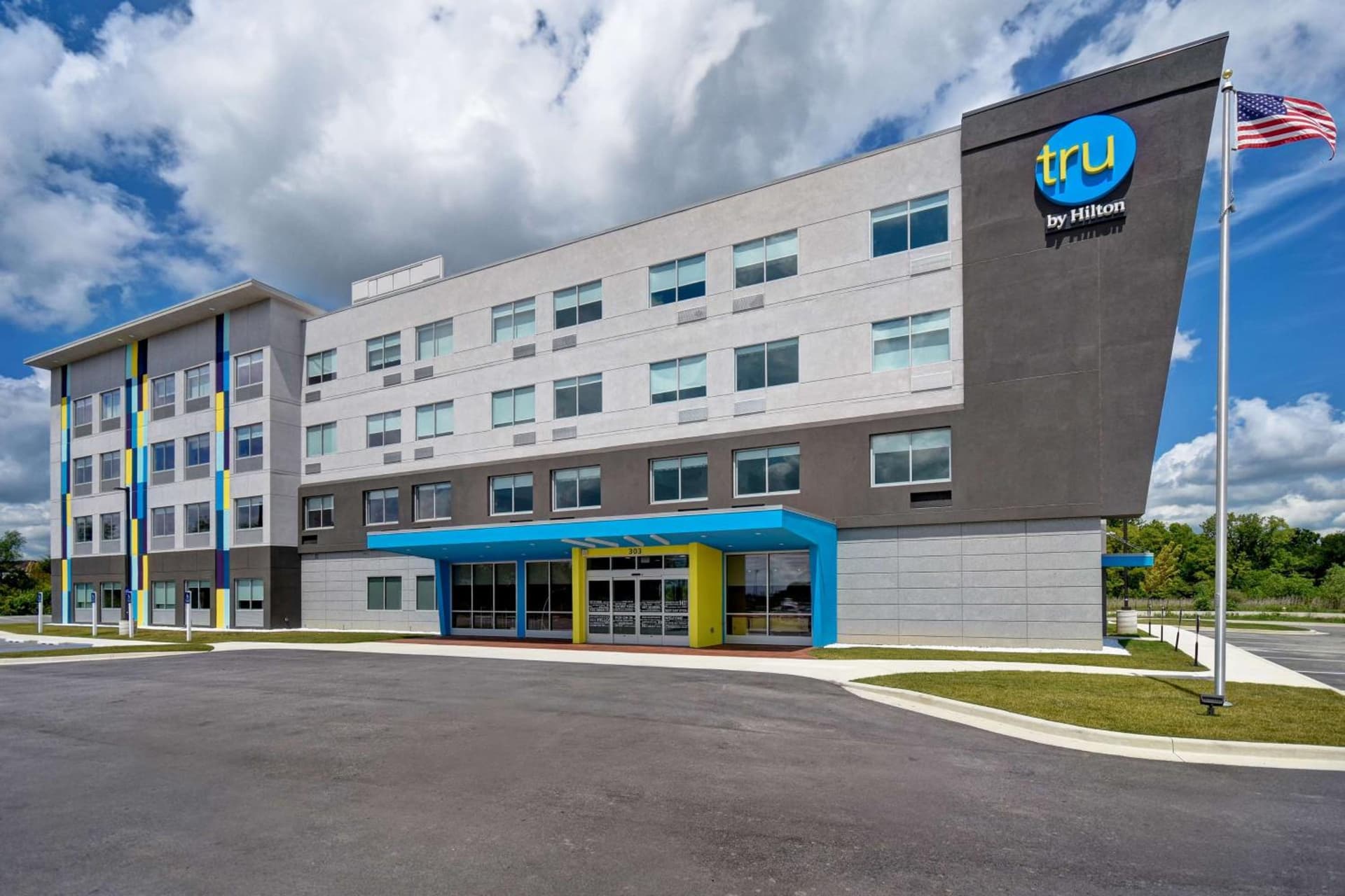 Tru By Hilton Auburn, In interior in Auburn, IN — gallery photo 2