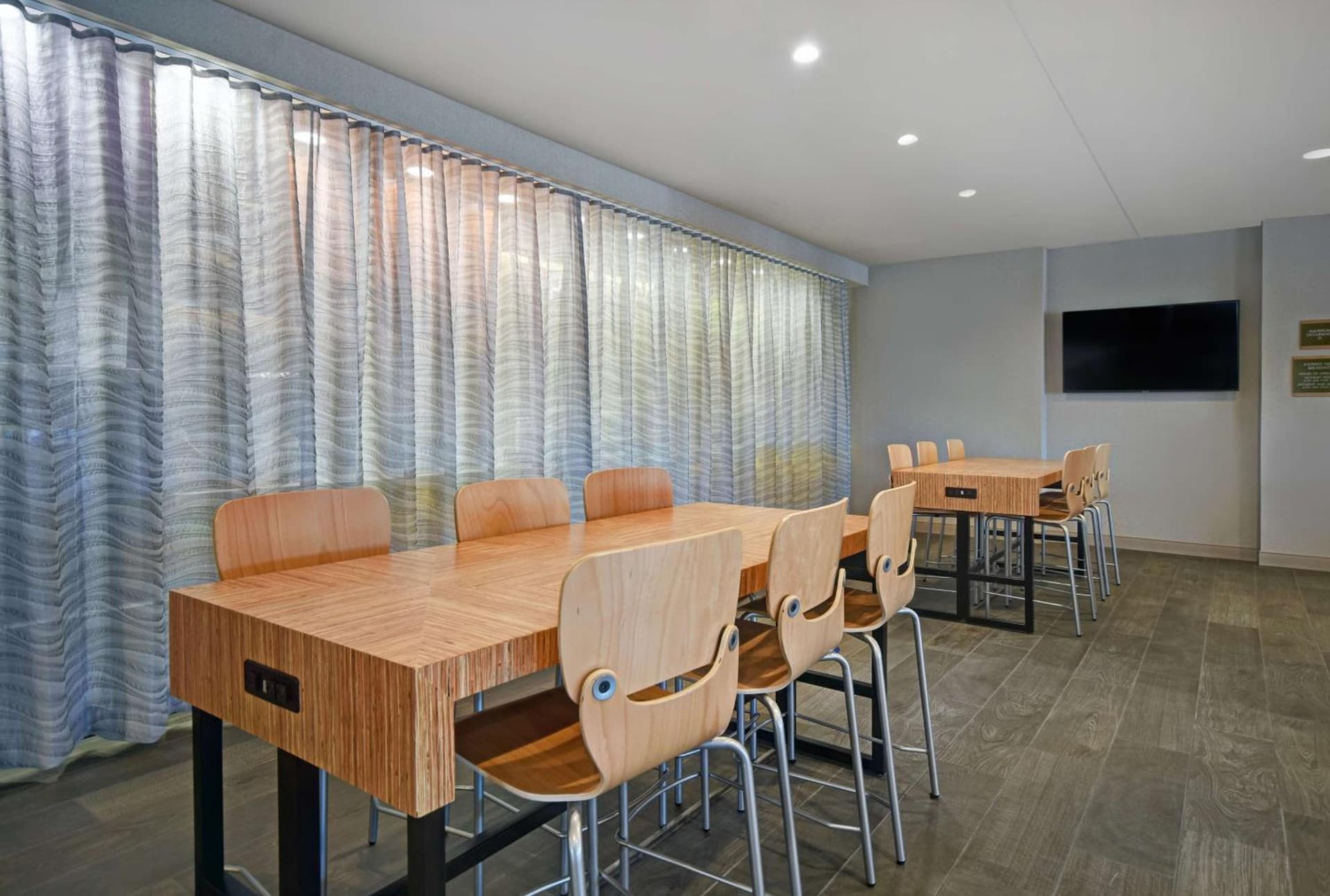 Home2 Suites By Hilton Columbus gallery photo in Columbus, IN — image 32