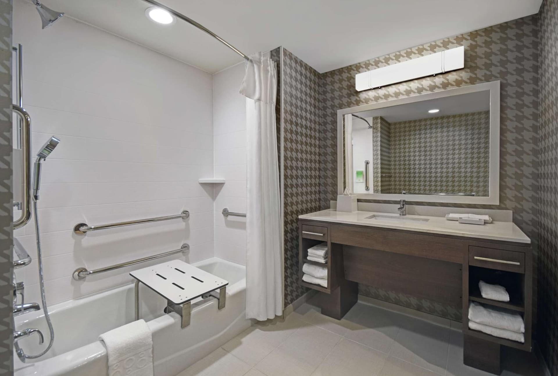Home2 Suites By Hilton Columbus gallery photo in Columbus, IN — image 21