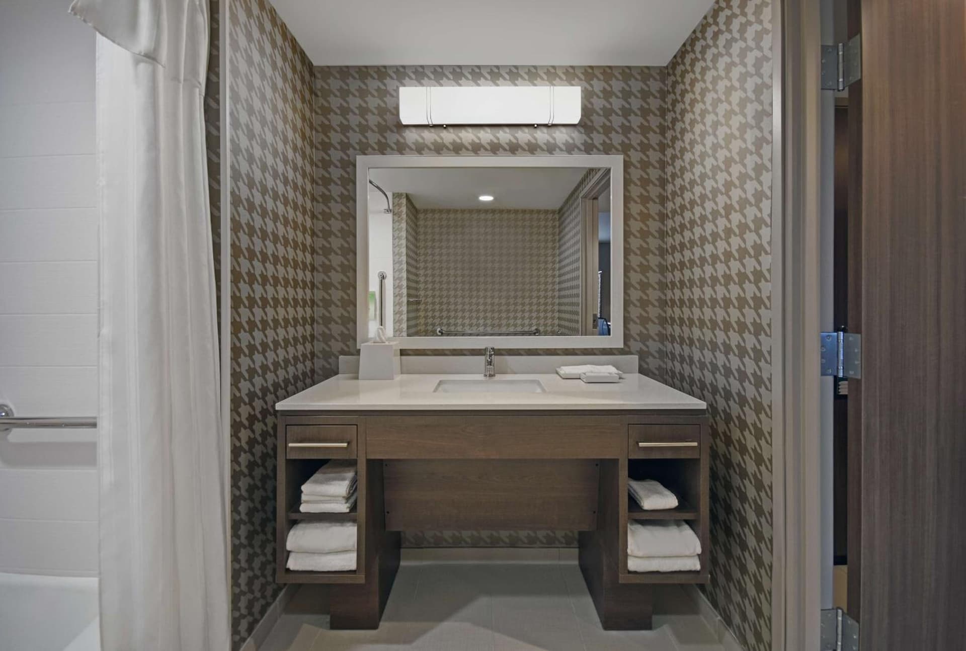 Home2 Suites By Hilton Columbus gallery photo in Columbus, IN — image 45