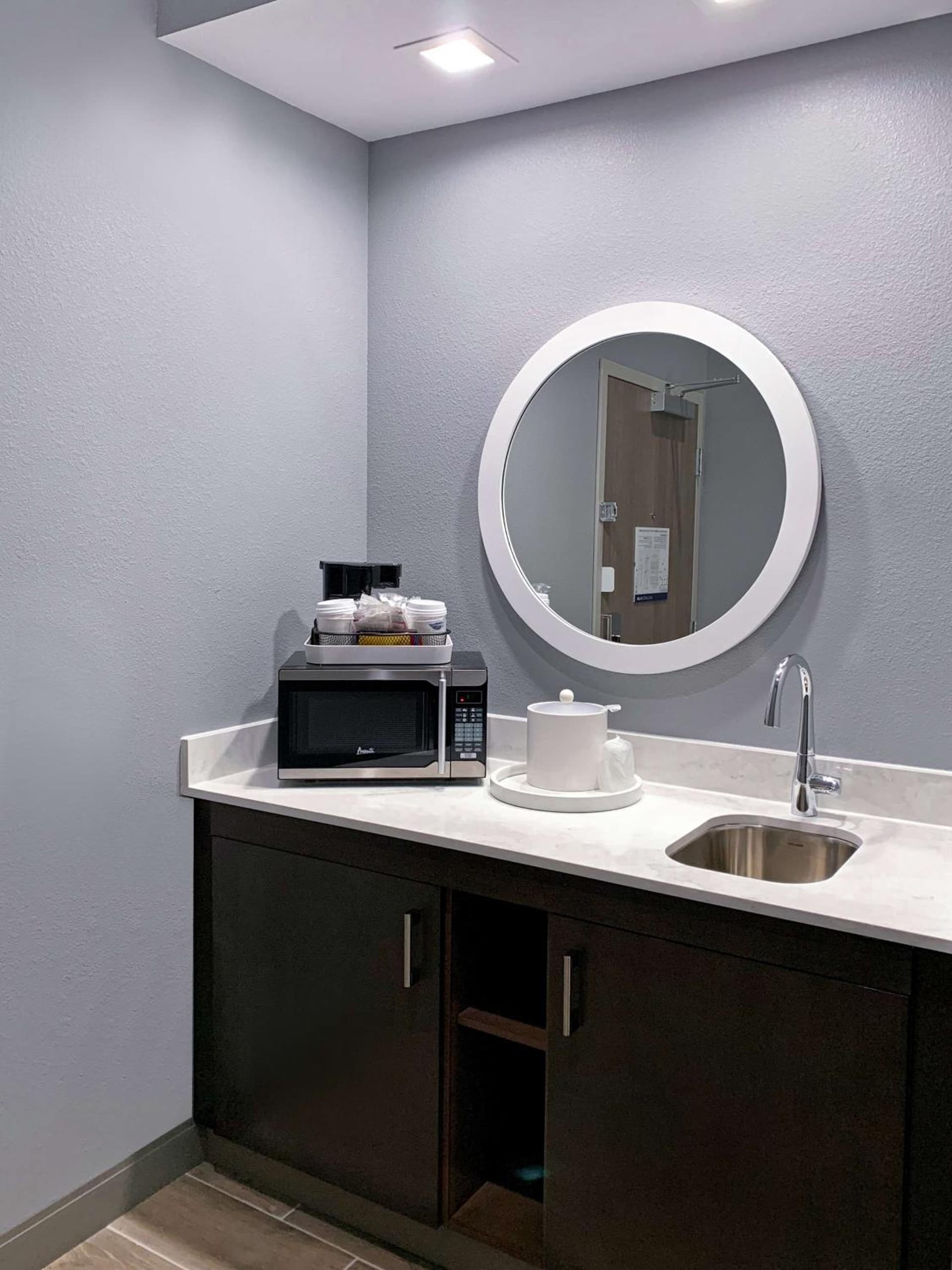 Hampton Inn & Suites Houston East Beltway 8, Tx property views in Houston, TX — gallery photo 3