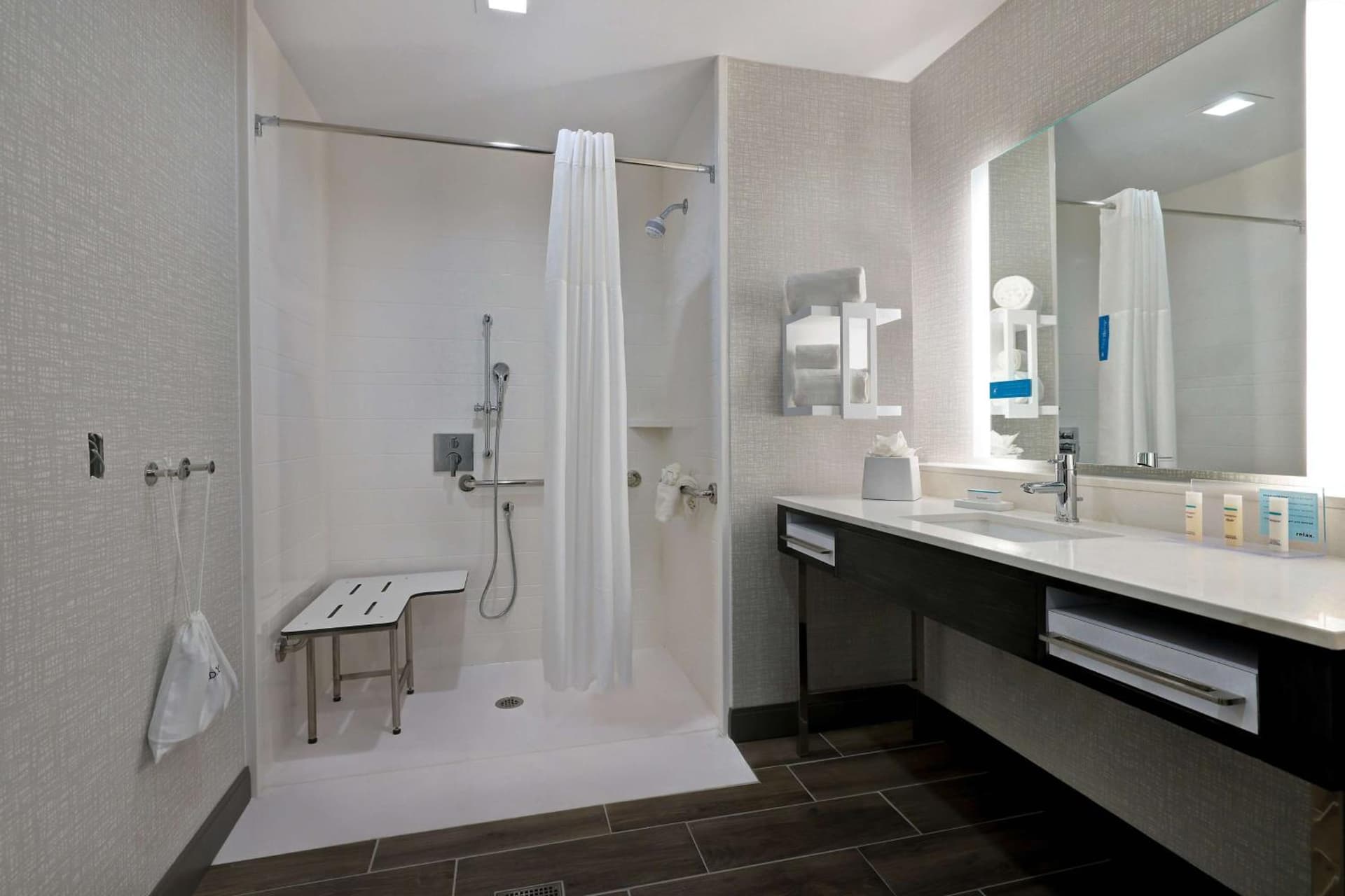 Hampton Inn & Suites Houston East Beltway 8, Tx gallery photo in Houston, TX — image 12