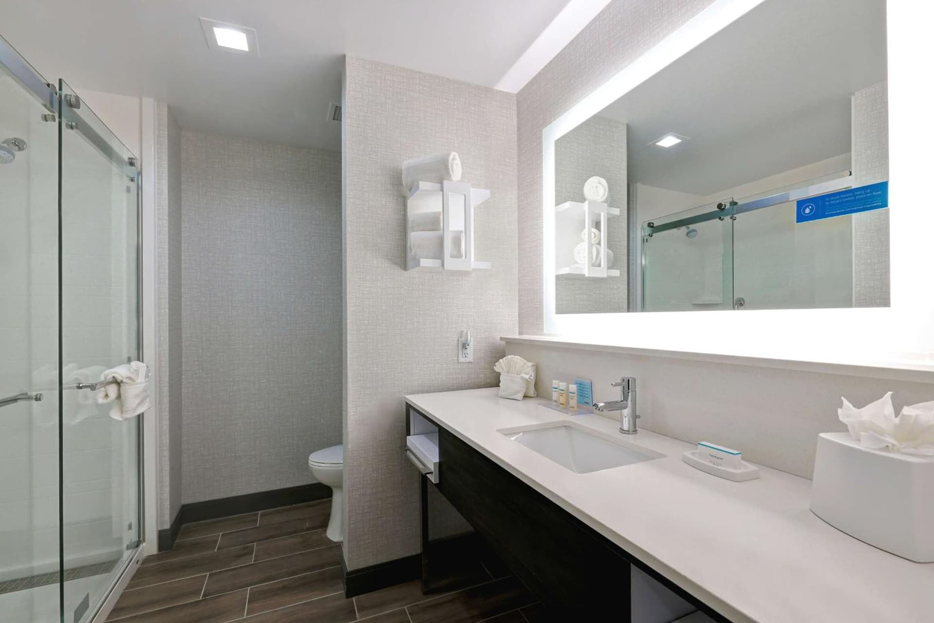 Hampton Inn & Suites Houston East Beltway 8, Tx gallery photo in Houston, TX — image 18