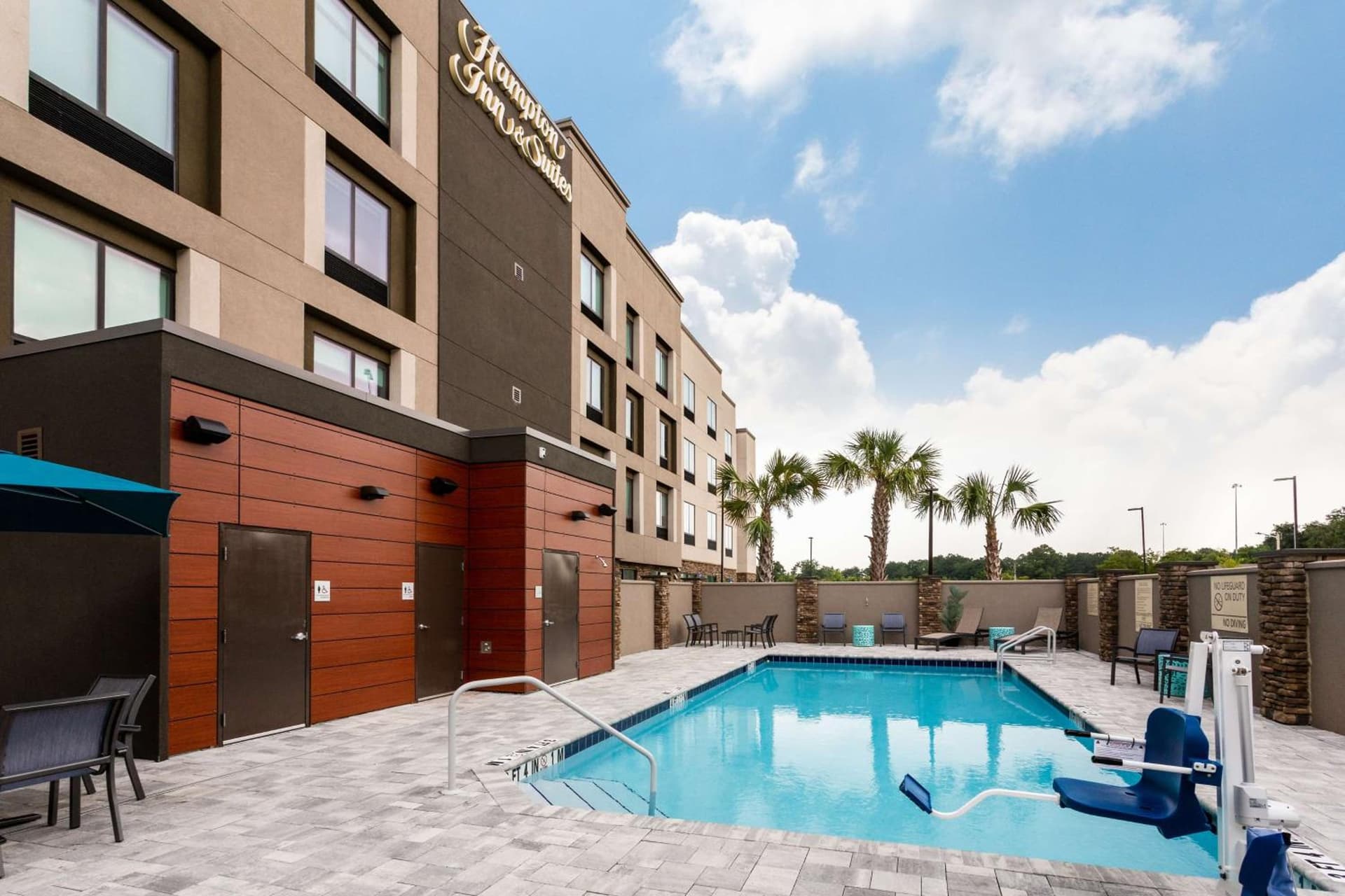 Hampton Inn & Suites Alachua I-75, FL interior in Alachua, FL — gallery photo 2