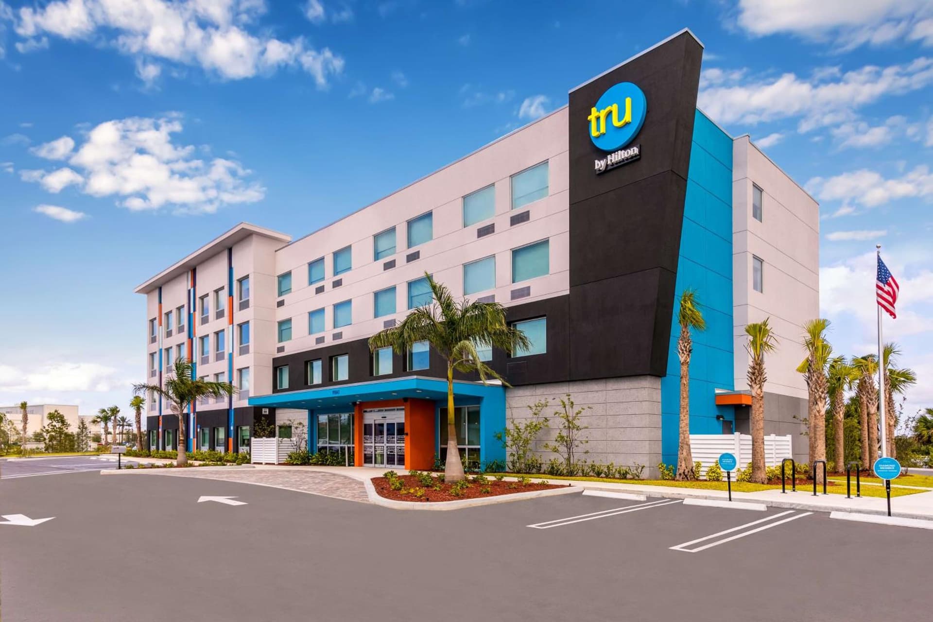 Tru By Hilton Port St Lucie Tradition interior in Port Saint Lucie, FL — gallery photo 2
