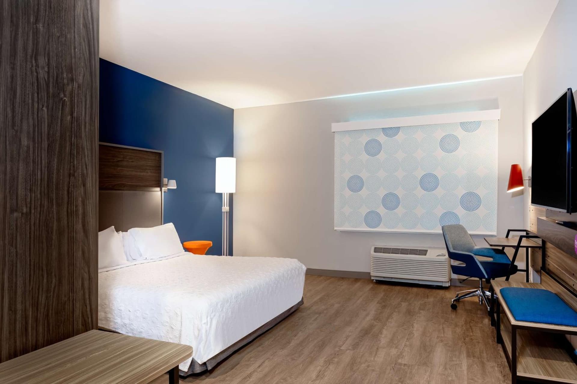 Tru By Hilton Port St Lucie Tradition interior in Port Saint Lucie, FL — gallery photo 2