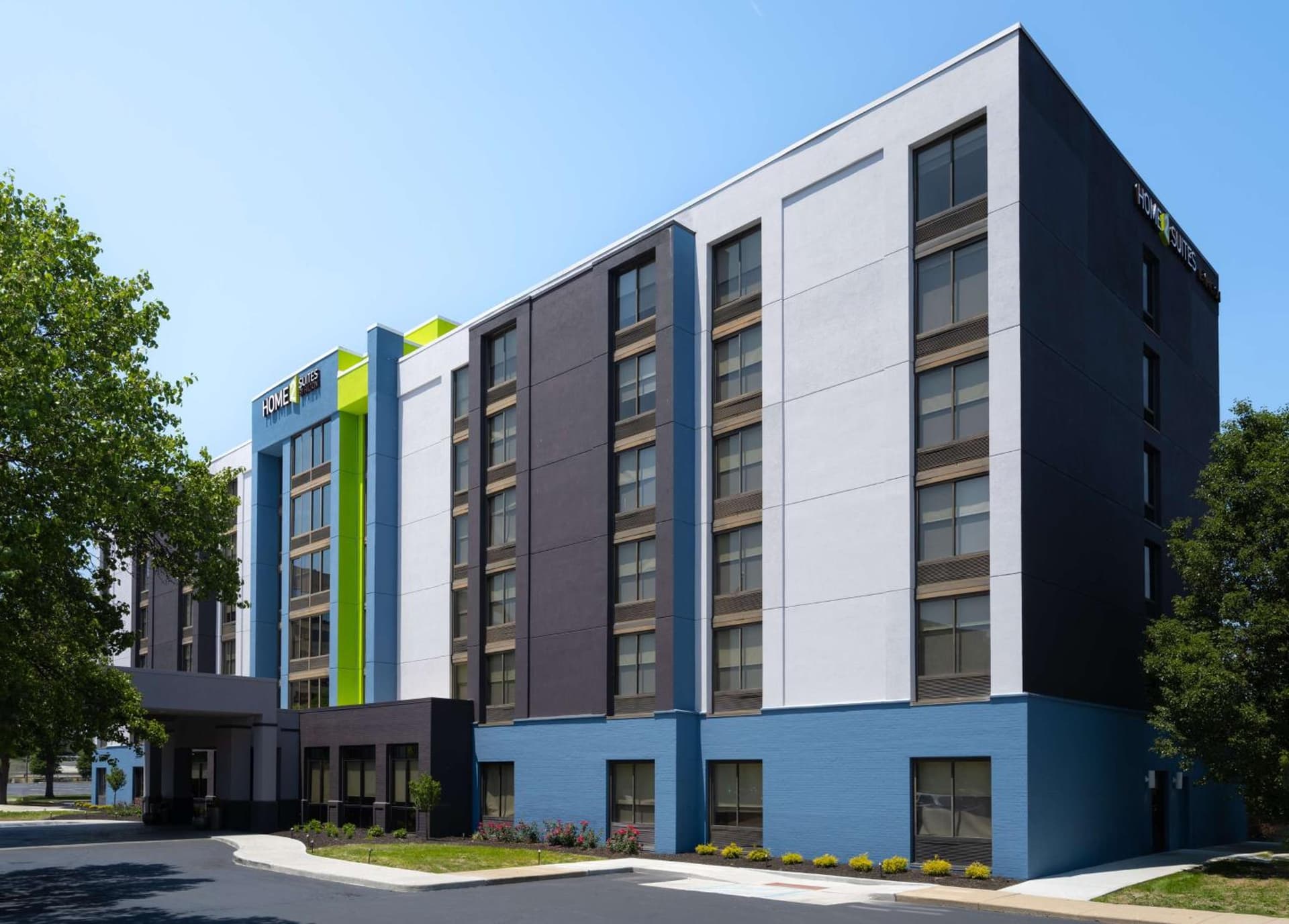 Home2 Suites by Hilton Indianapolis - Keystone Crossing interior in Indianapolis, IN — gallery photo 2