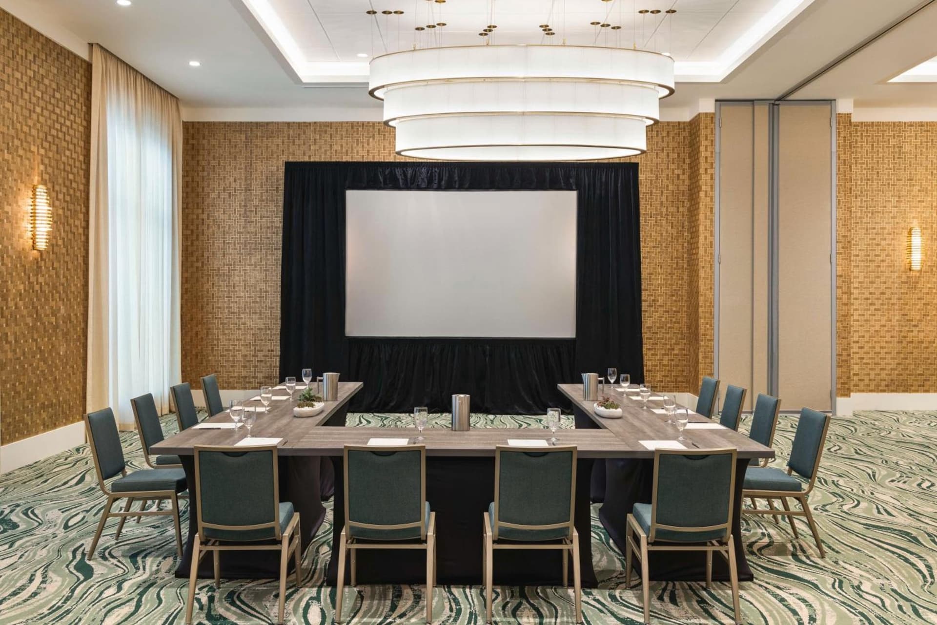 Embassy Suites By Hilton Panama City Beach Resort gallery photo in Panama City Beach, FL — image 25