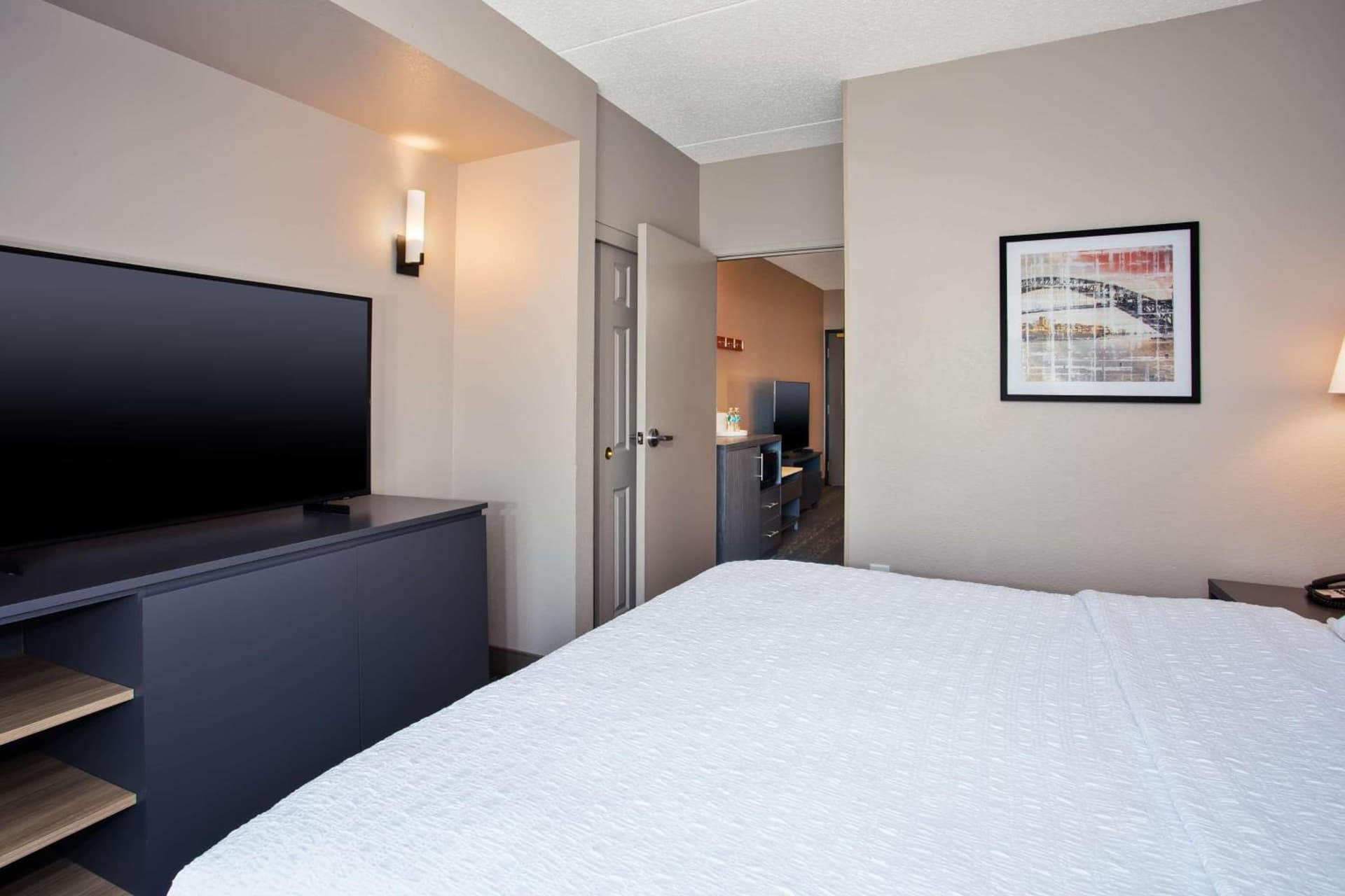 Hampton Inn & Suites By Hilton- Newark Airport Elizabeth gallery photo in Newark, NJ — image 36