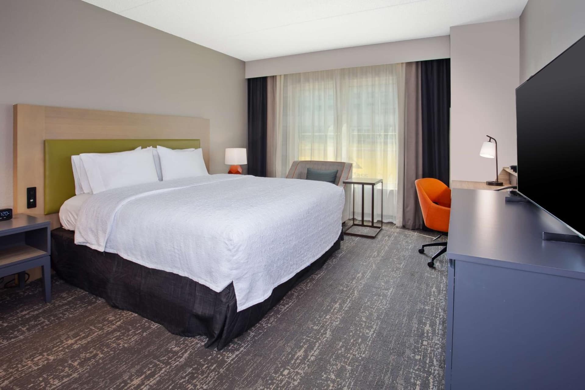 Hampton Inn & Suites By Hilton- Newark Airport Elizabeth property views in Newark, NJ — gallery photo 3