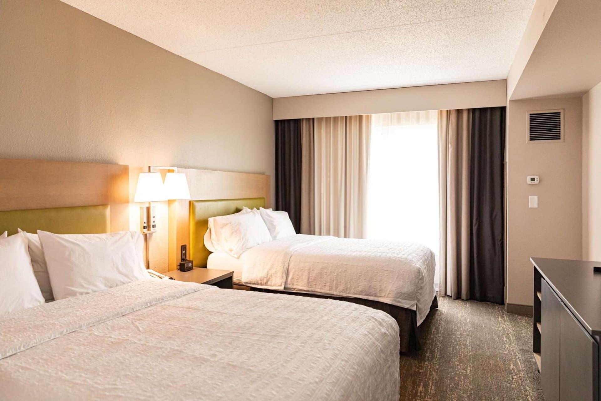 Hampton Inn & Suites By Hilton- Newark Airport Elizabeth gallery photo in Newark, NJ — image 33