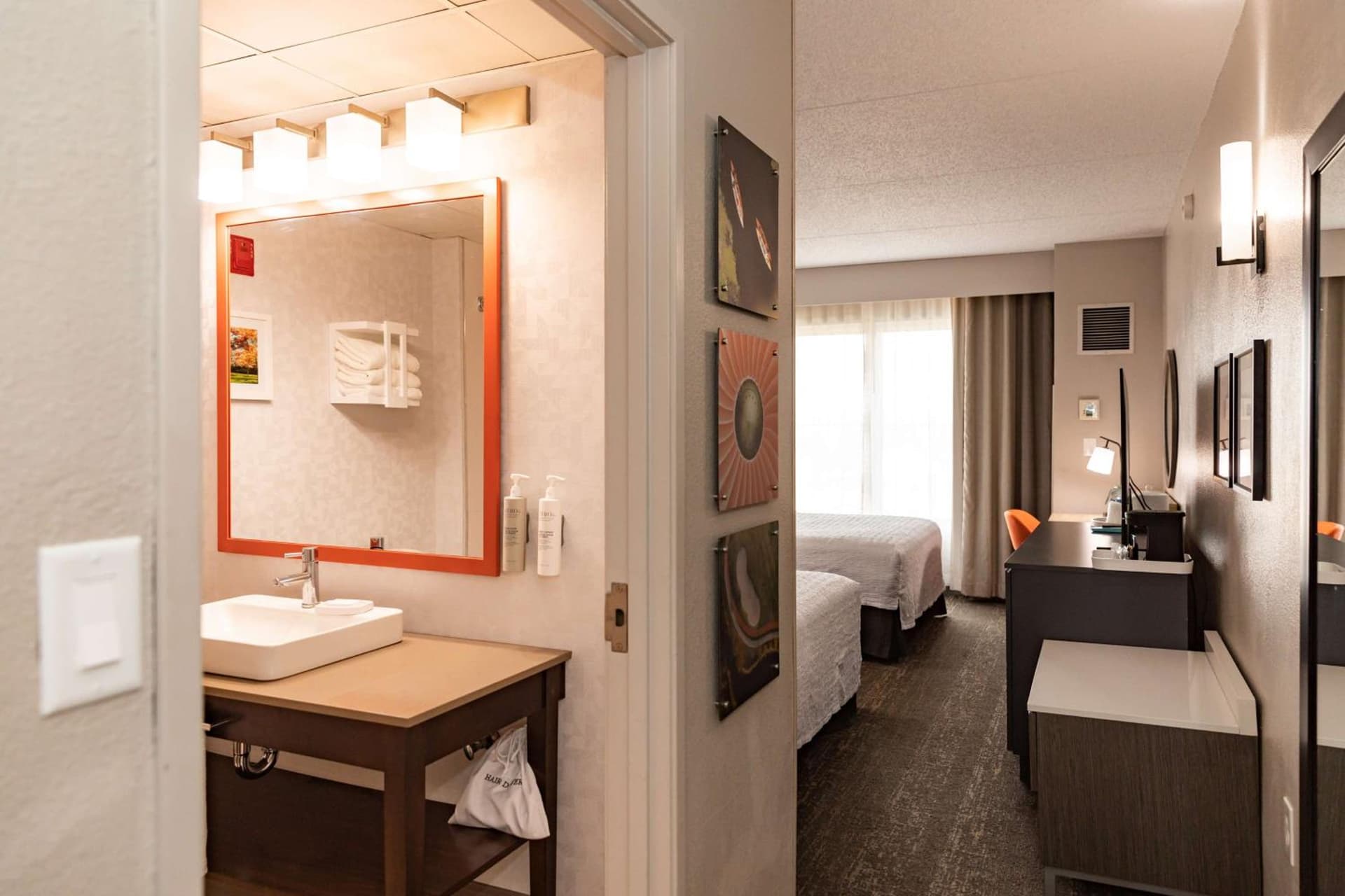 Hampton Inn & Suites By Hilton- Newark Airport Elizabeth gallery photo in Newark, NJ — image 11