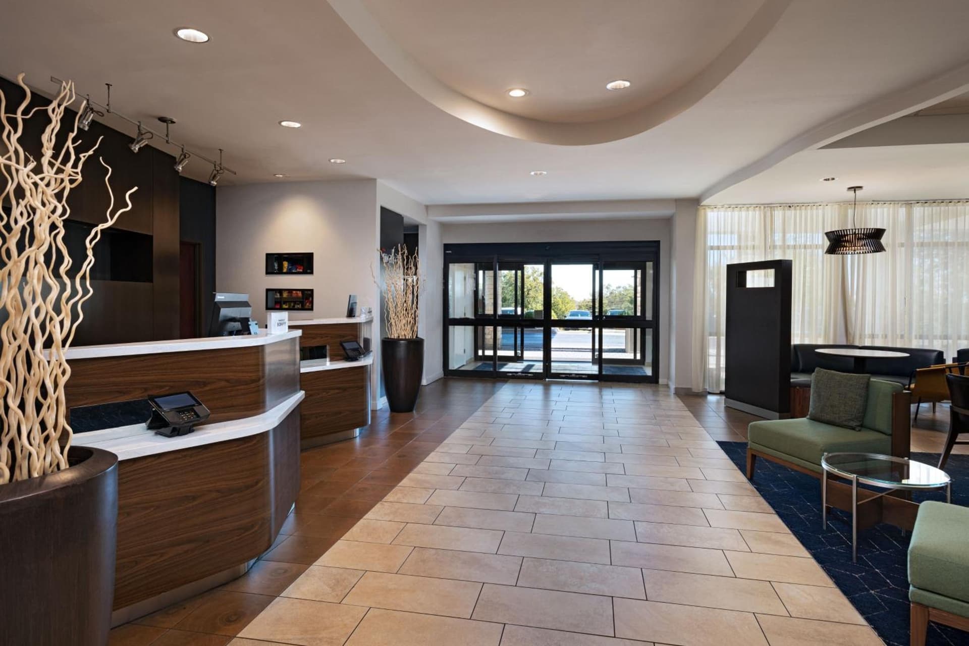 Courtyard Austin Airport interior in Austin, TX — gallery photo 2