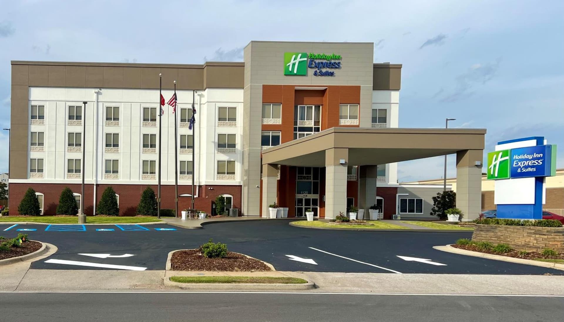 Holiday Inn Express & Suites - Tuscaloosa-University by IHG gallery photo in Tuscaloosa, AL — image 43