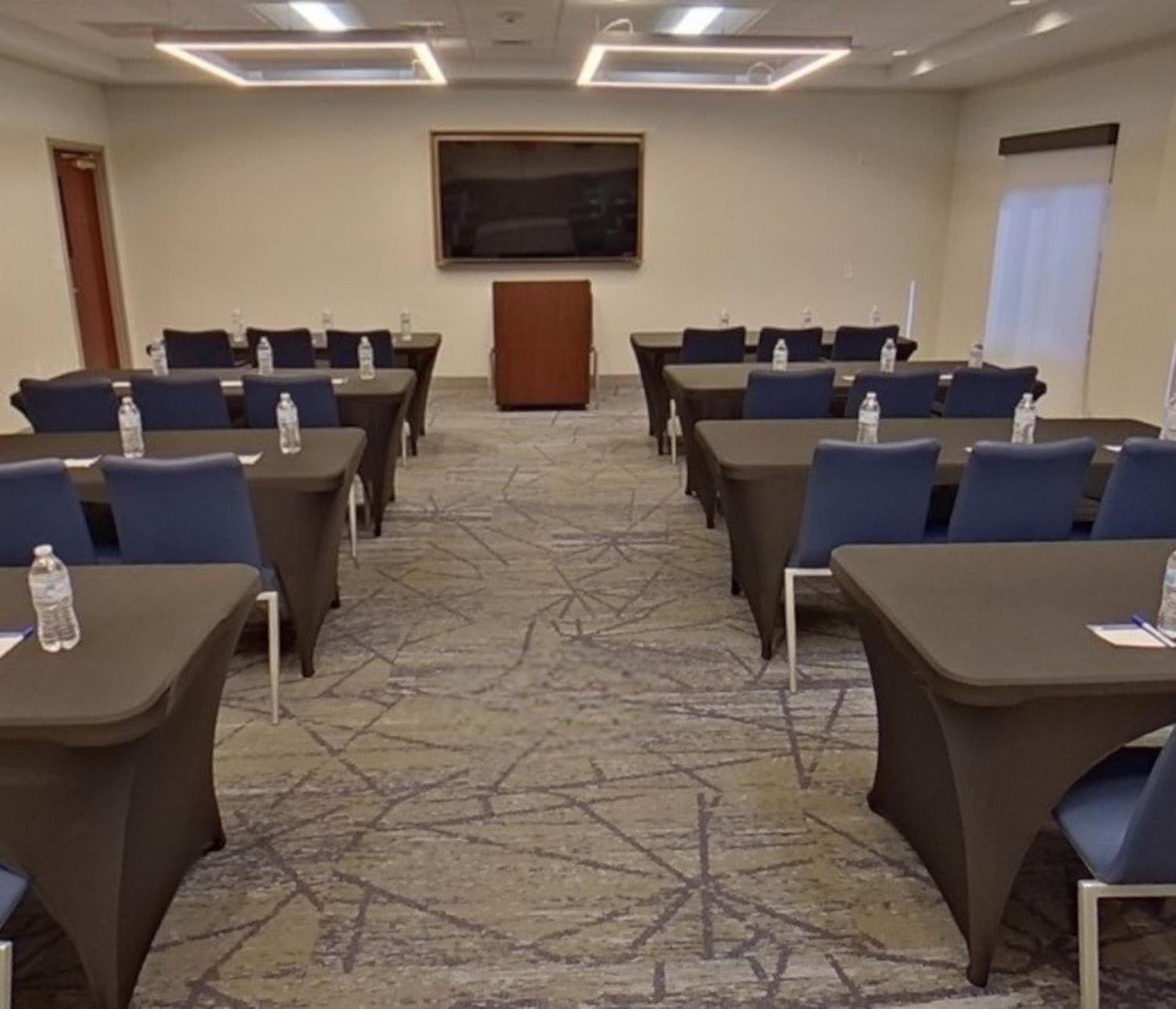 Holiday Inn Express & Suites - Tuscaloosa-University by IHG gallery photo in Tuscaloosa, AL — image 22