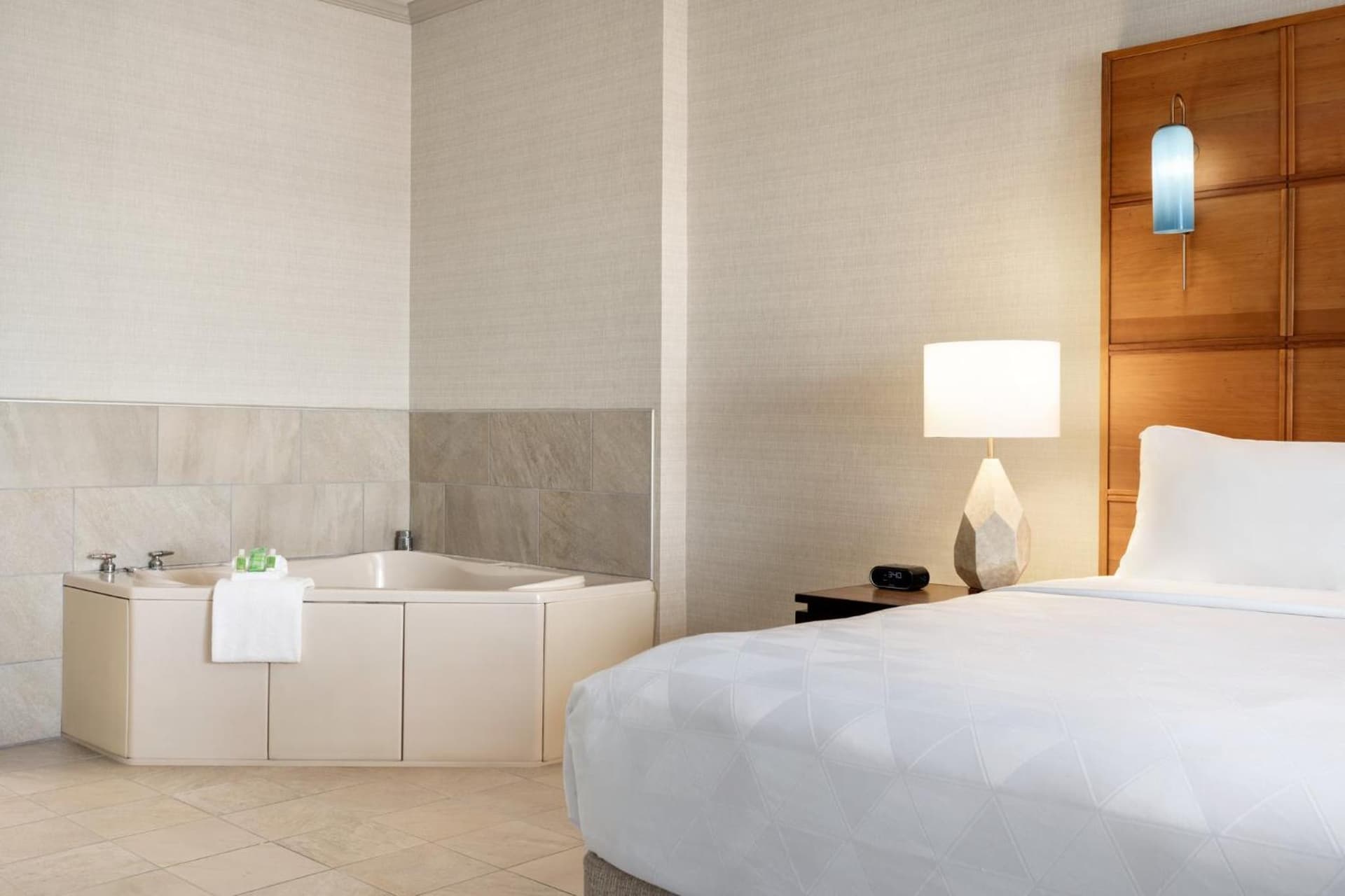 Holiday Inn & Suites Ocean City by IHG gallery photo in Ocean City, MD — image 84