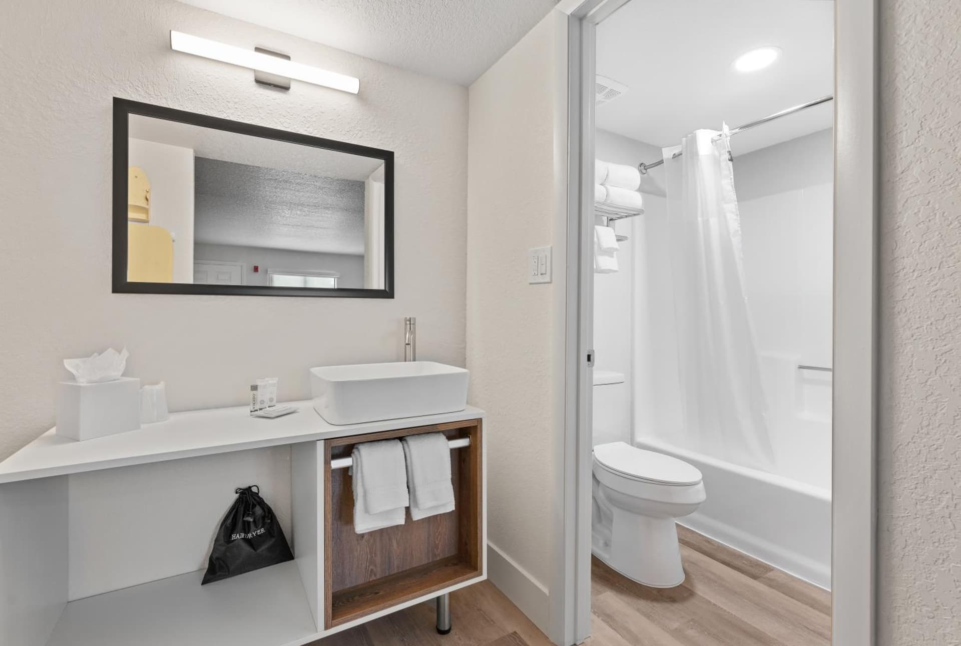 Howard Johnson by Wyndham Orlando Lake Buena Vista South gallery photo in Kissimmee, FL — image 39