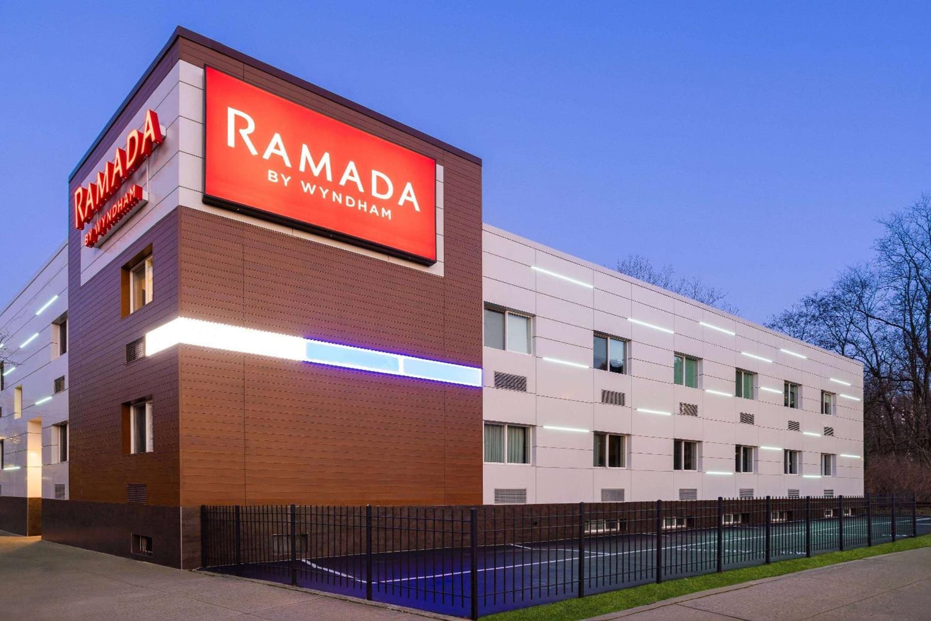 Ramada by Wyndham Bronx interior in Bronx, NY — gallery photo 2