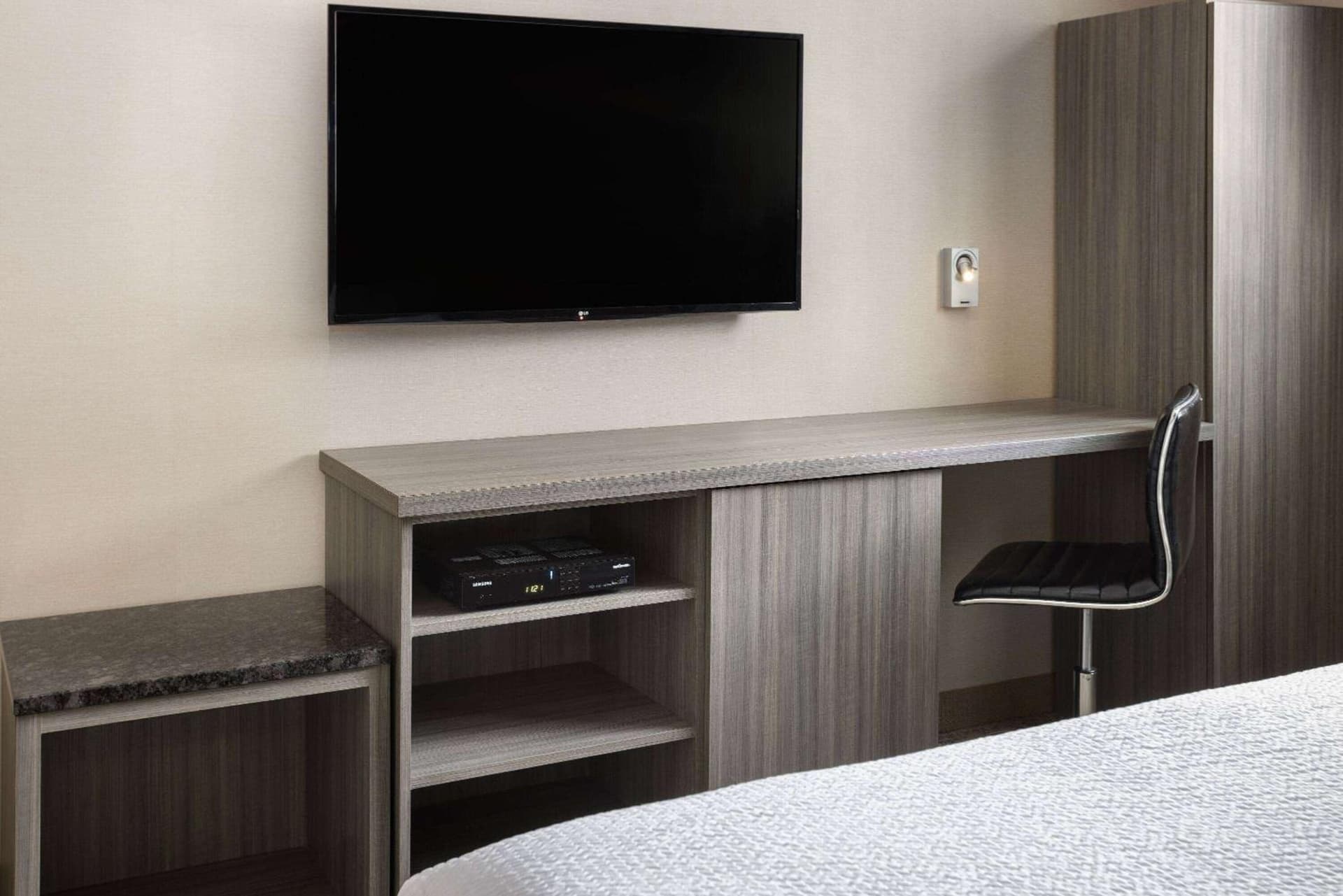 Ramada by Wyndham Bronx gallery photo in Bronx, NY — image 36