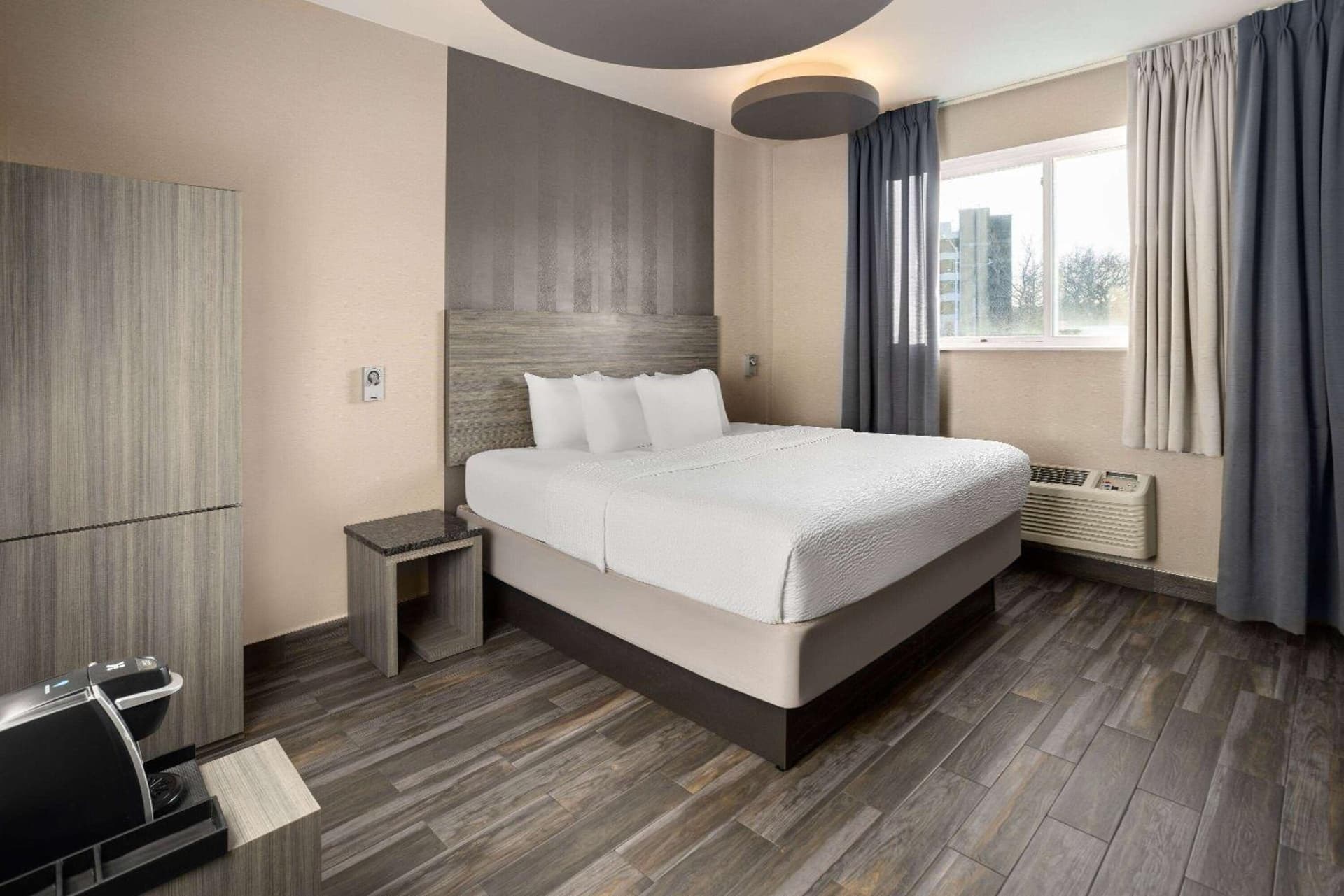Ramada by Wyndham Bronx gallery photo in Bronx, NY — image 16