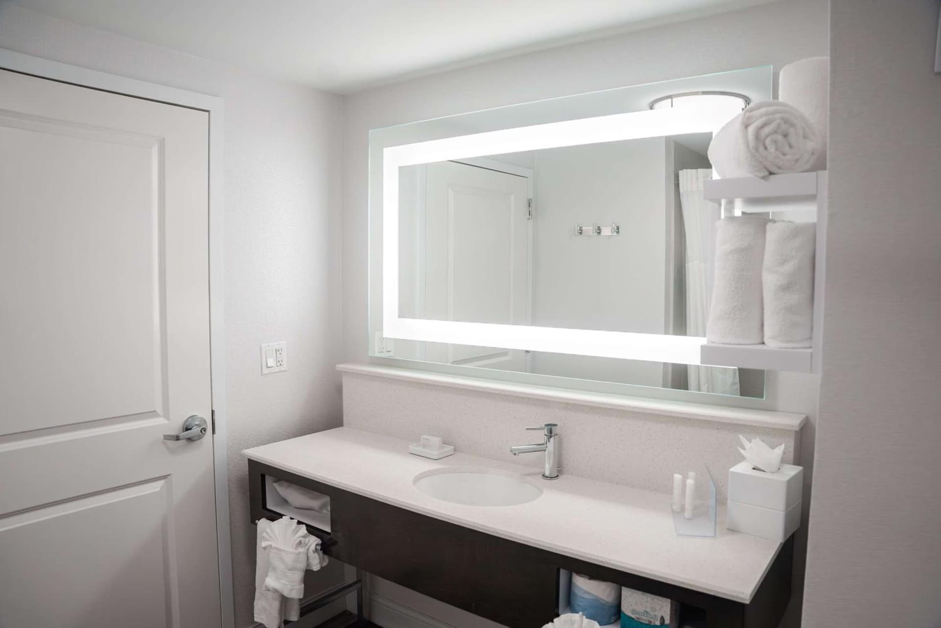 Hampton Inn & Suites Fairfield gallery photo in Fairfield — image 51