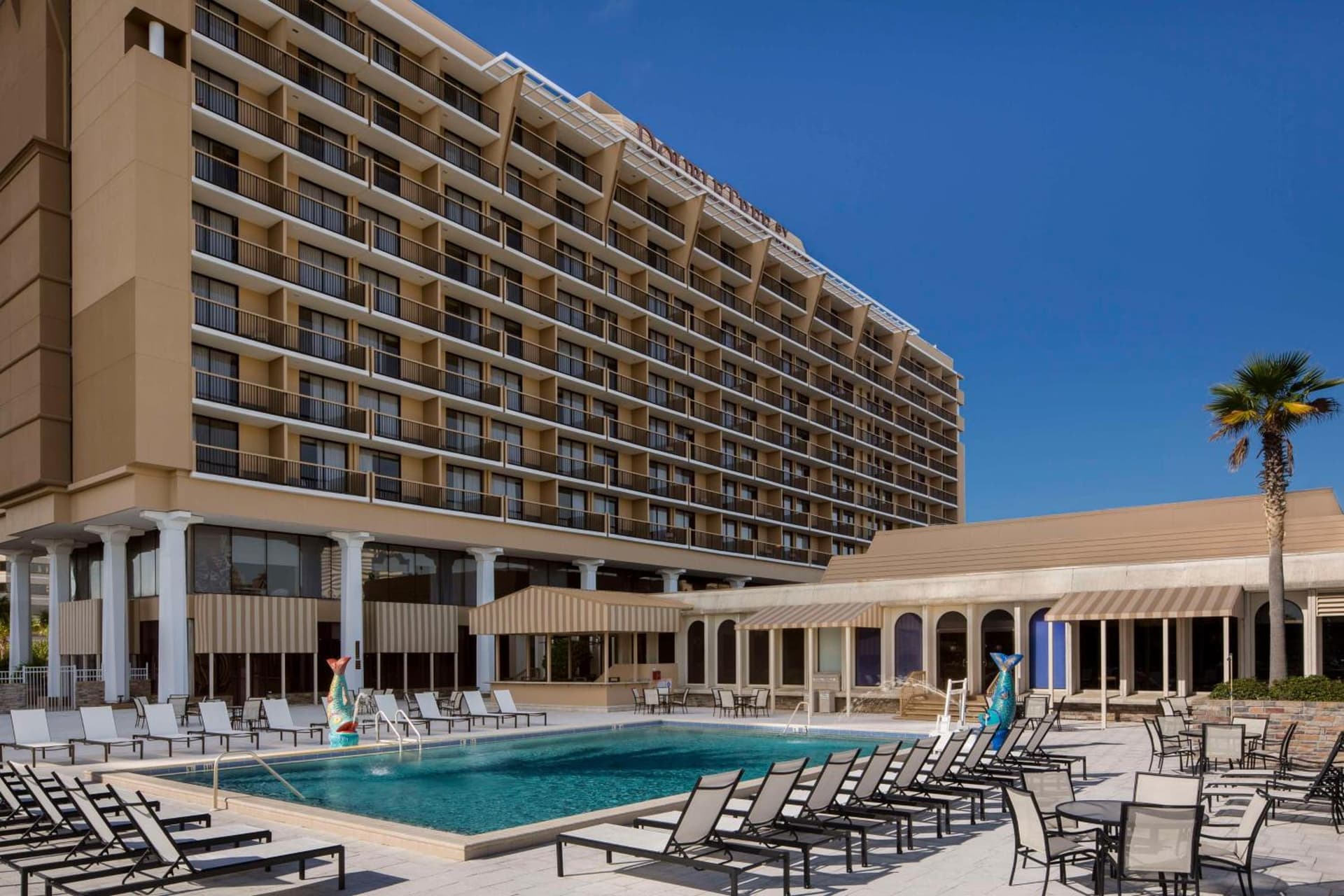 DoubleTree by Hilton Hotel Jacksonville Riverfront interior in Jacksonville, FL — gallery photo 2