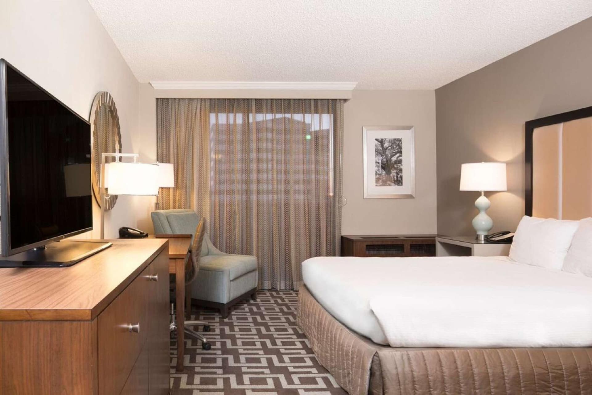 DoubleTree by Hilton Hotel Jacksonville Riverfront gallery photo in Jacksonville, FL — image 8