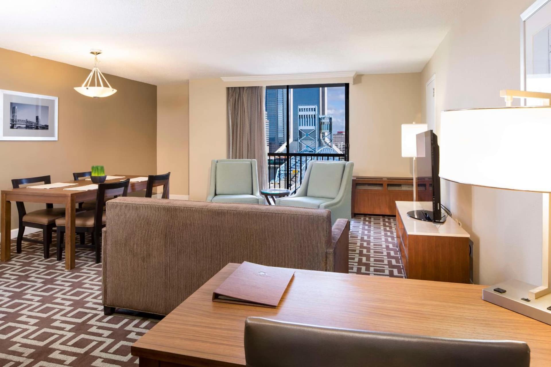 DoubleTree by Hilton Hotel Jacksonville Riverfront gallery photo in Jacksonville, FL — image 24
