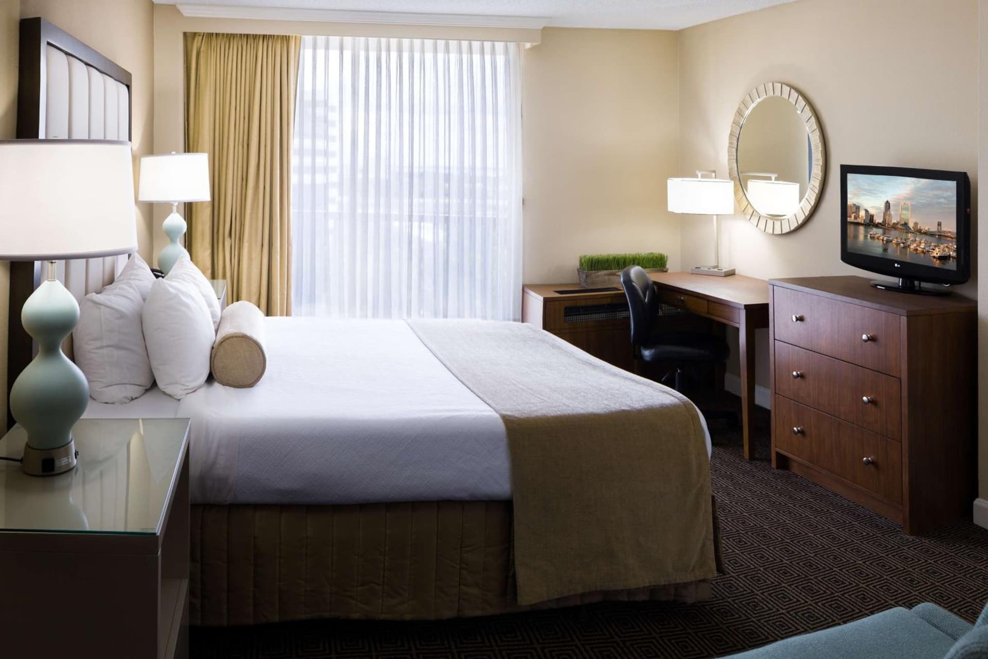 DoubleTree by Hilton Hotel Jacksonville Riverfront gallery photo in Jacksonville, FL — image 37