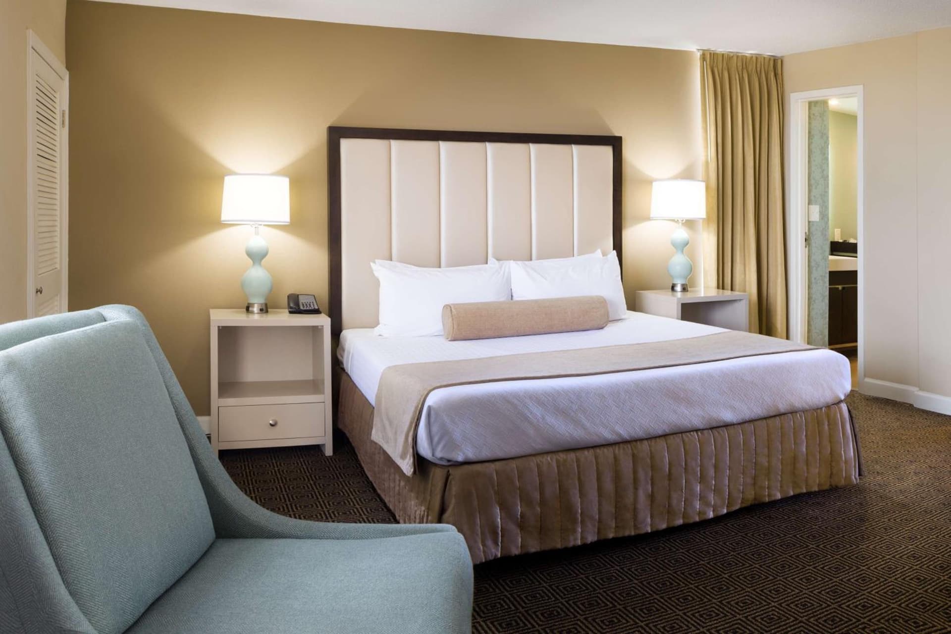 DoubleTree by Hilton Hotel Jacksonville Riverfront gallery photo in Jacksonville, FL — image 43