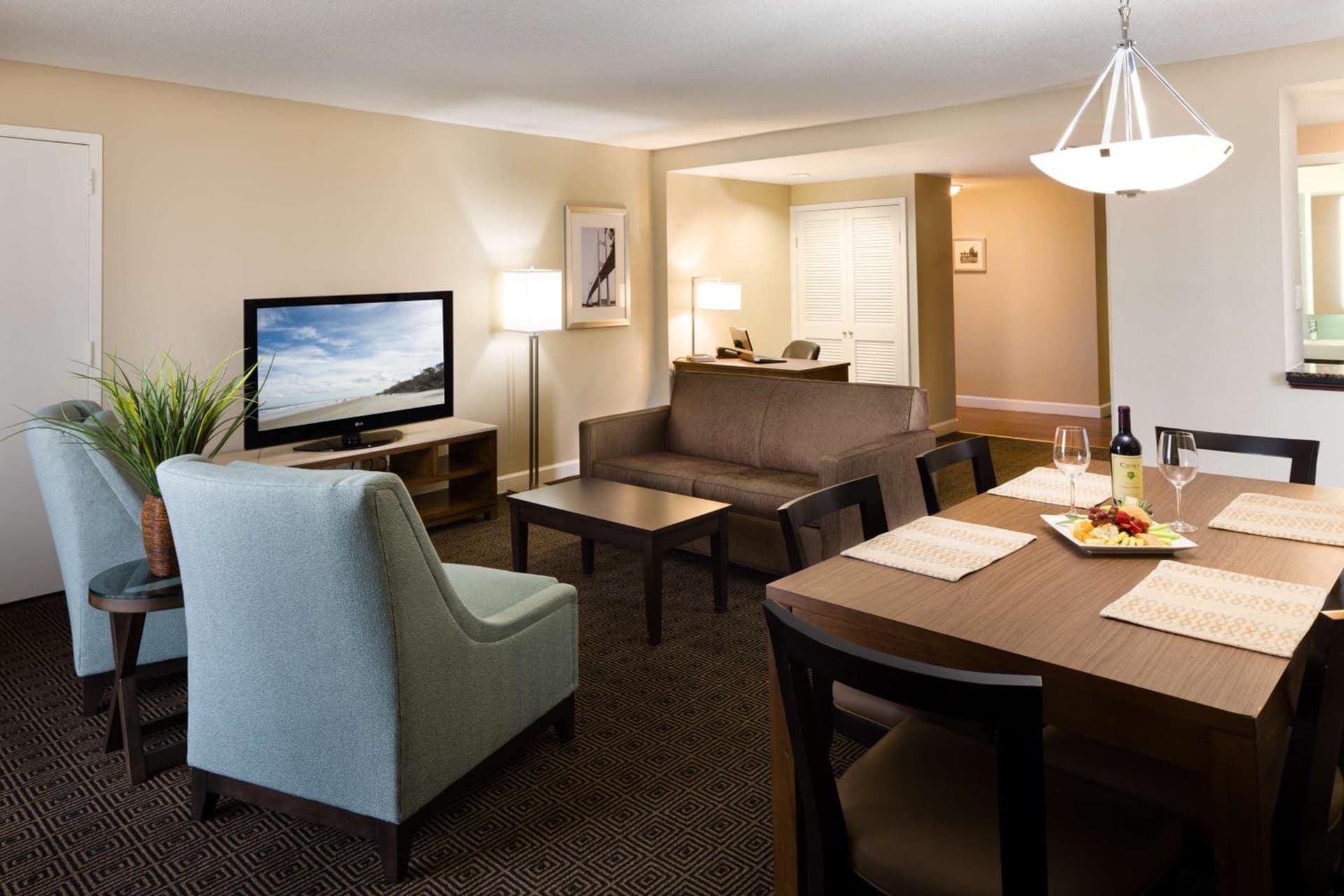 DoubleTree by Hilton Hotel Jacksonville Riverfront gallery photo in Jacksonville, FL — image 16